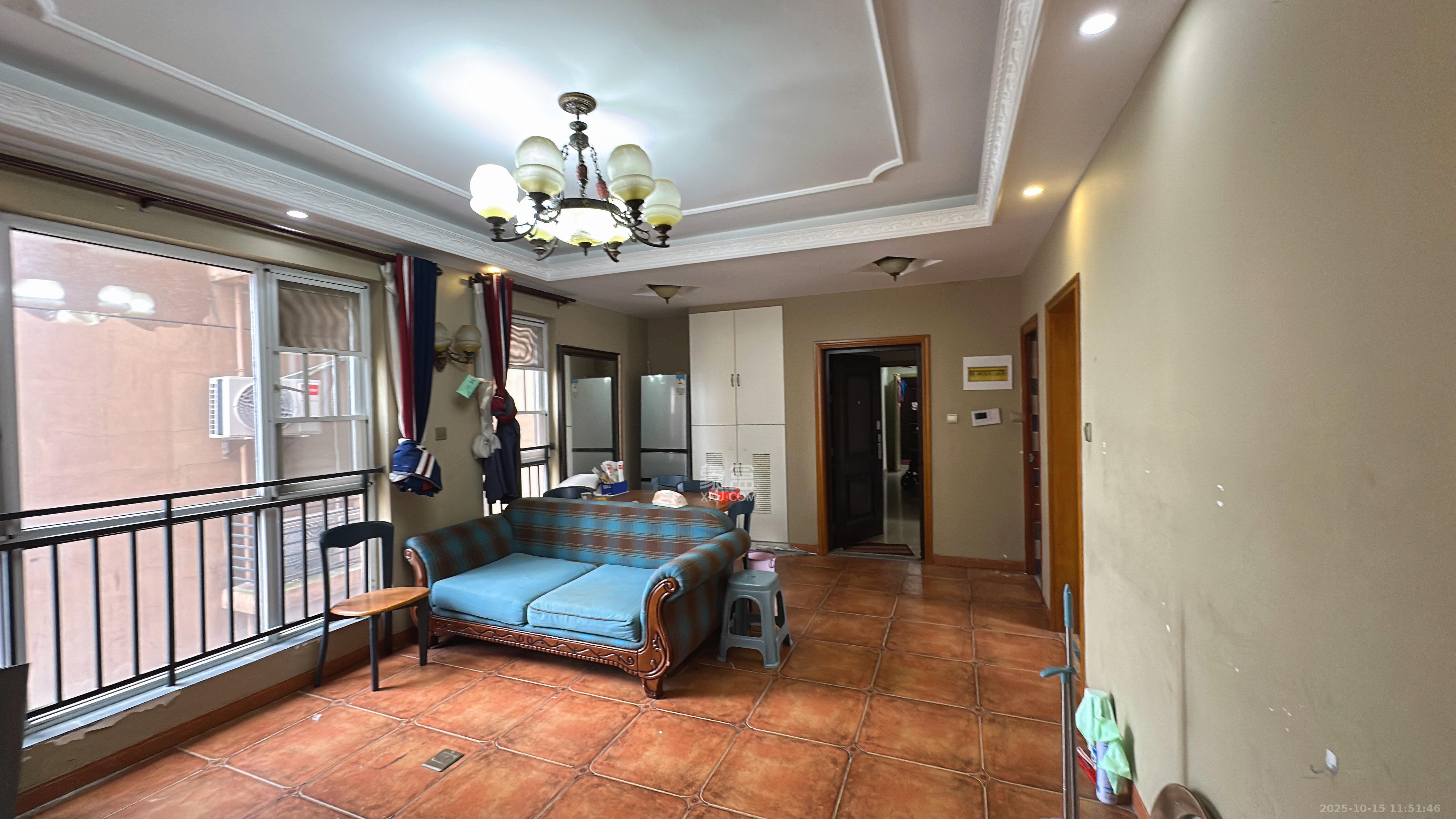 COCO蜜城  3室2厅1卫    2300.0元/月室内图