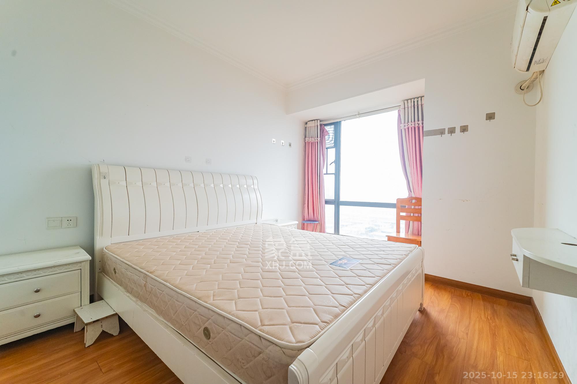 海伦春天  3室2厅2卫    79.8万卧室