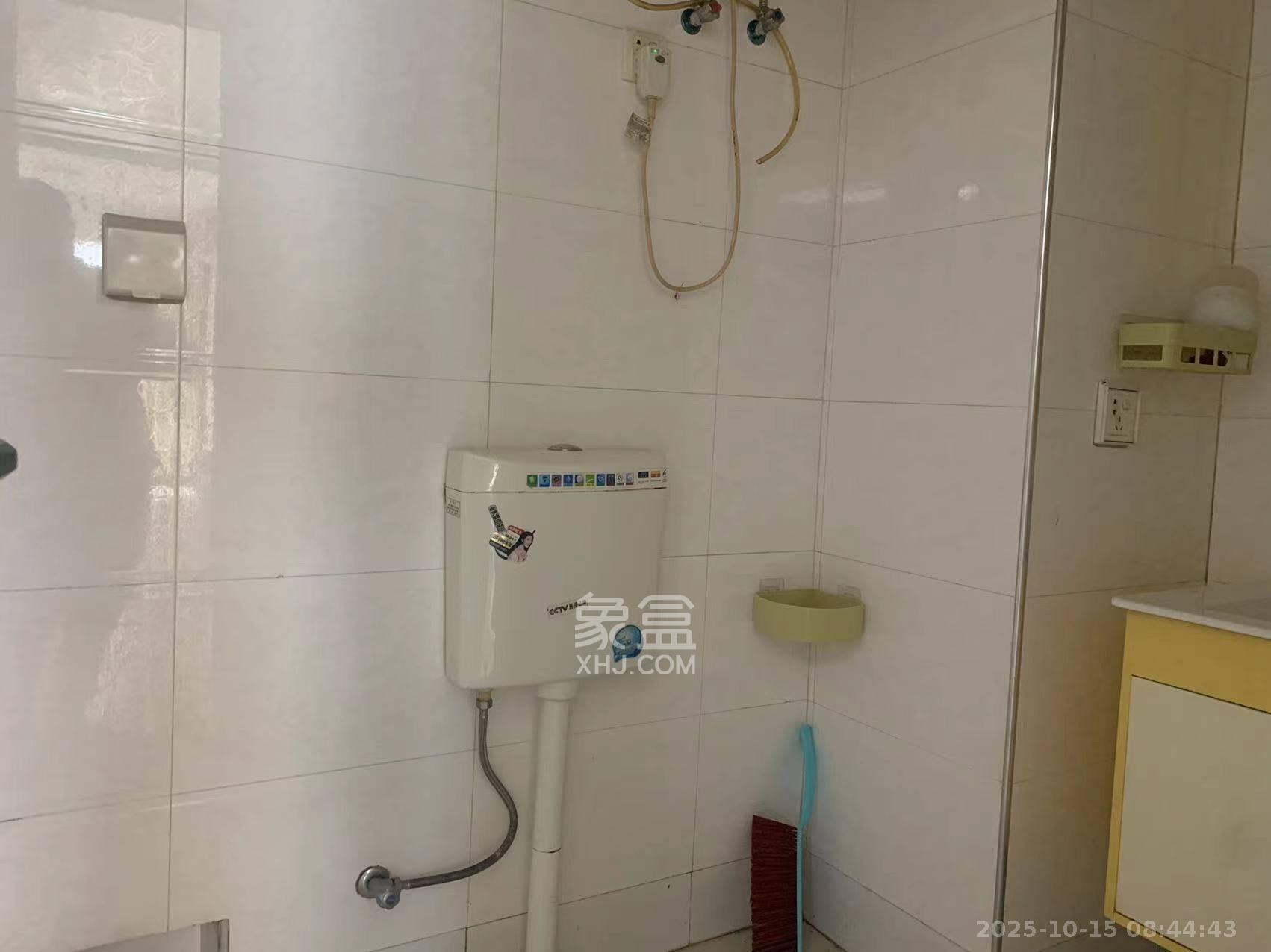 融圣国际 1室1厅1卫 1700.0元/月 融圣国际 1室1厅1卫 1700.0元/月室内图