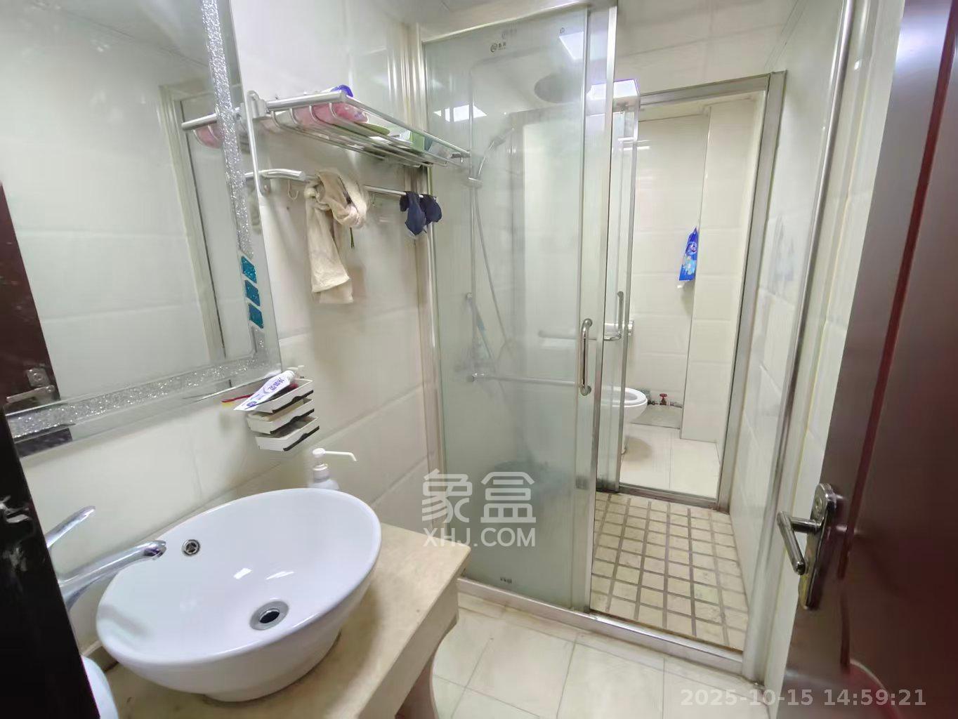 华城广场 1室1厅1卫 2500.0元/月 华城广场 1室1厅1卫 2500.0元/月室内图