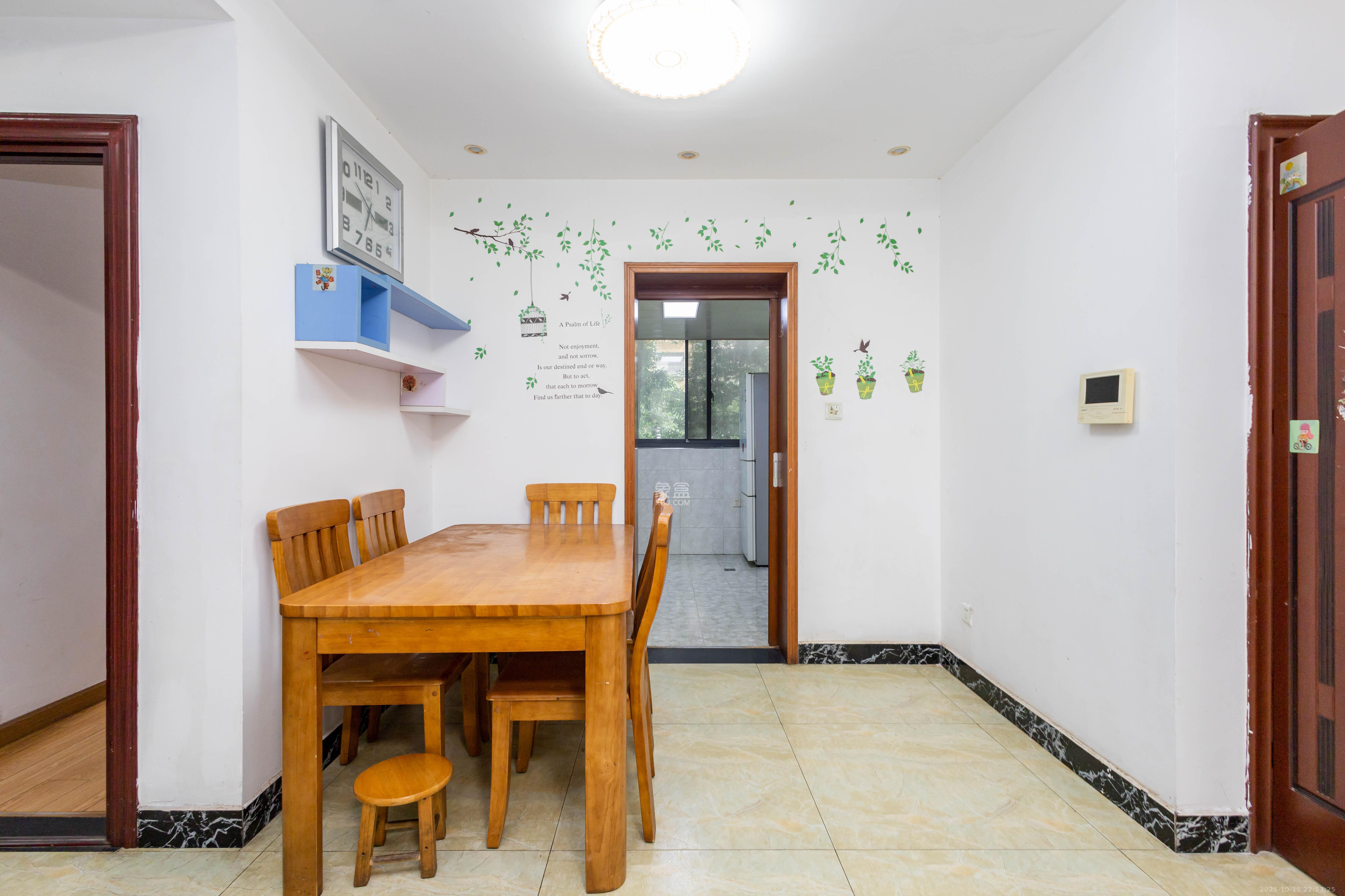 中国铁建国际城一期  3室2厅1卫    59.0万 中国铁建国际城一期  3室2厅1卫    59.0万客厅