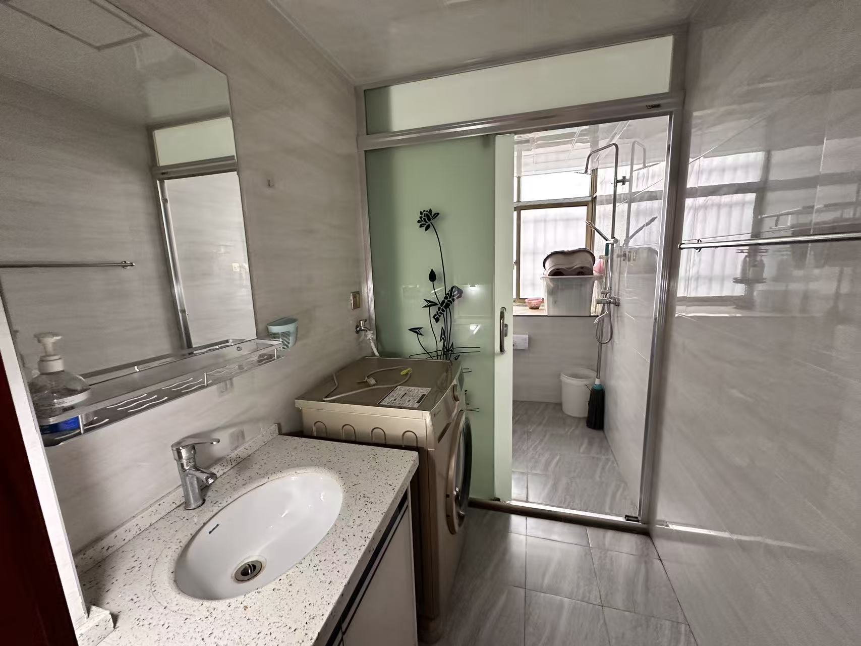 悦江花园 3室2厅1卫 1500.0元/月 悦江花园 3室2厅1卫 1500.0元/月室内图