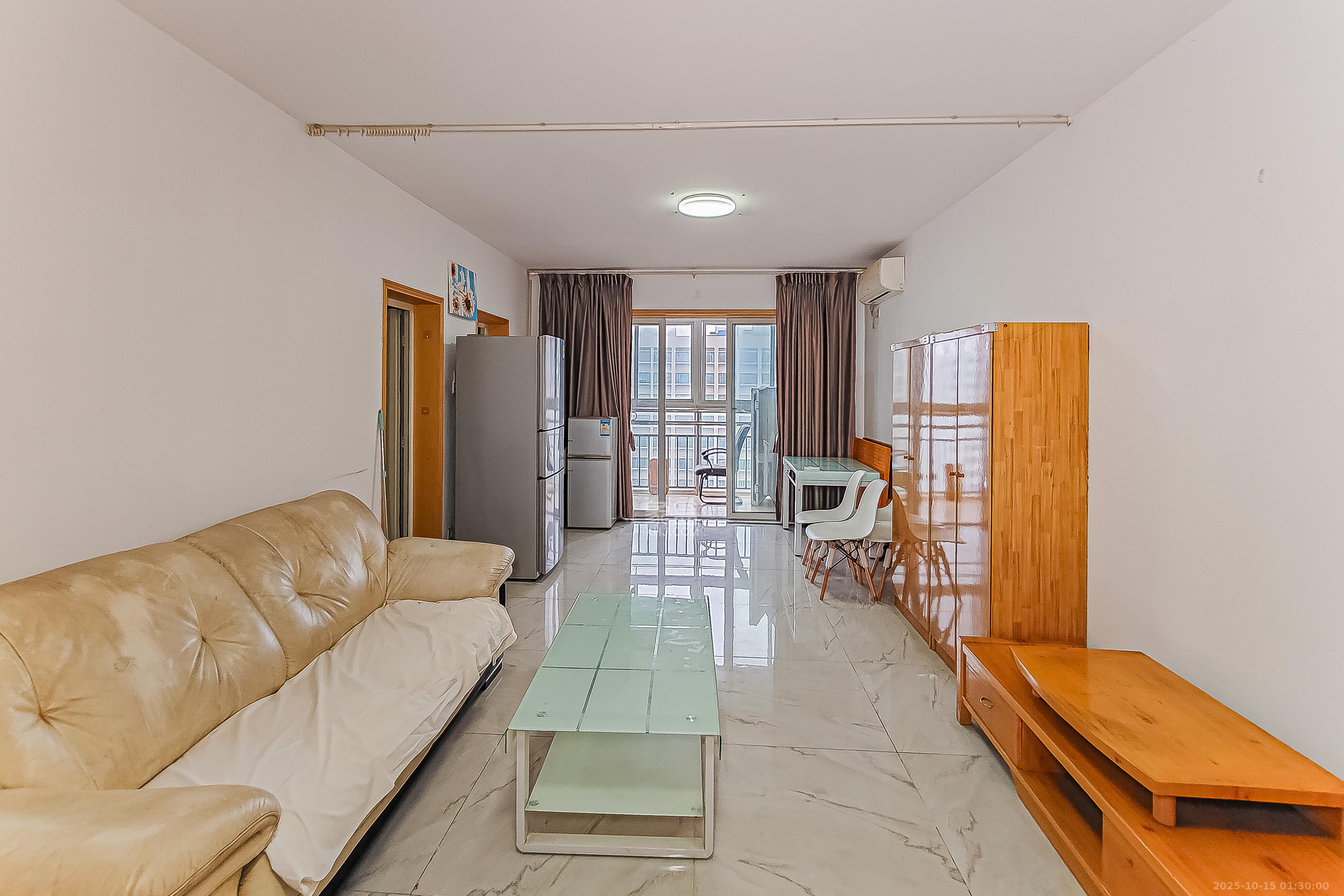 新芙蓉之都  1室1厅1卫    43.0万客厅