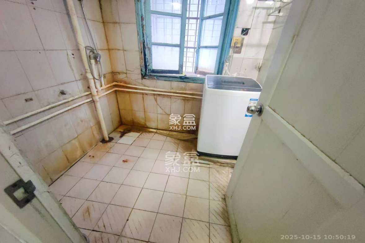 农机宿舍(省农机局大院宿舍)  4室2厅1卫    1600.0元/月 农机宿舍(省农机局大院宿舍)  4室2厅1卫    1600.0元/月室内图