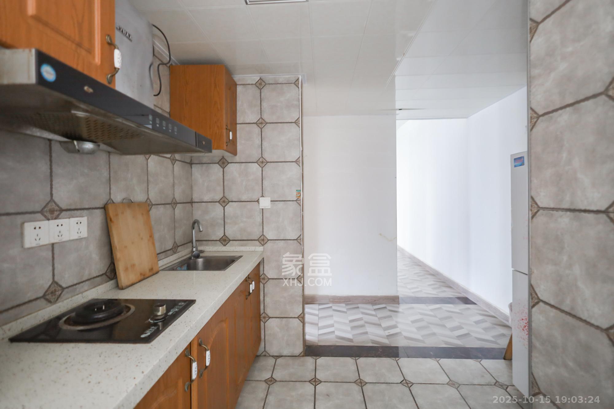 华韵城市海岸(城市水岸苑)  5室2厅2卫    229.0万 华韵城市海岸(城市水岸苑)  5室2厅2卫    229.0万其他