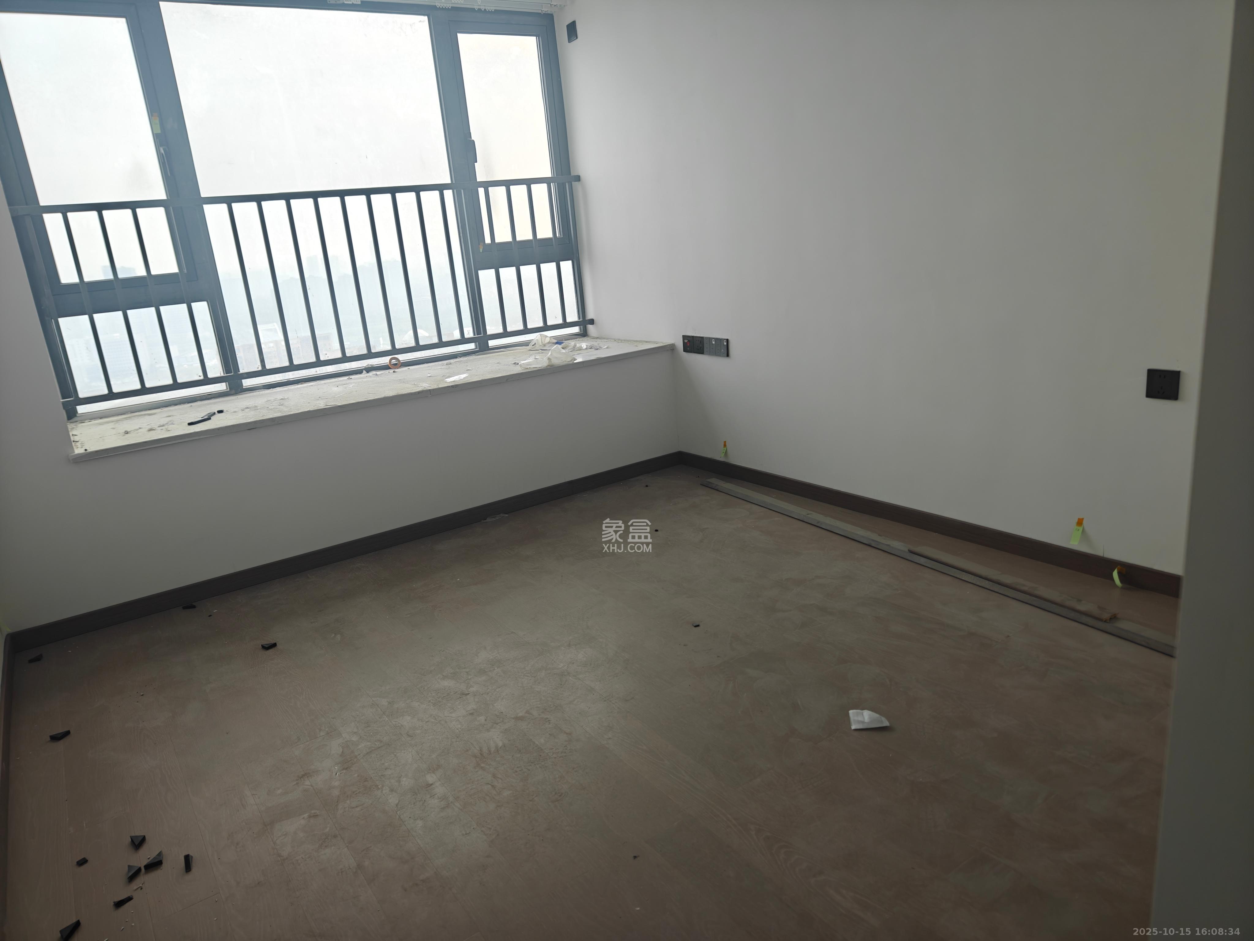 绿地V岛 3室2厅2卫 3500.0元/月 绿地V岛 3室2厅2卫 3500.0元/月室内图