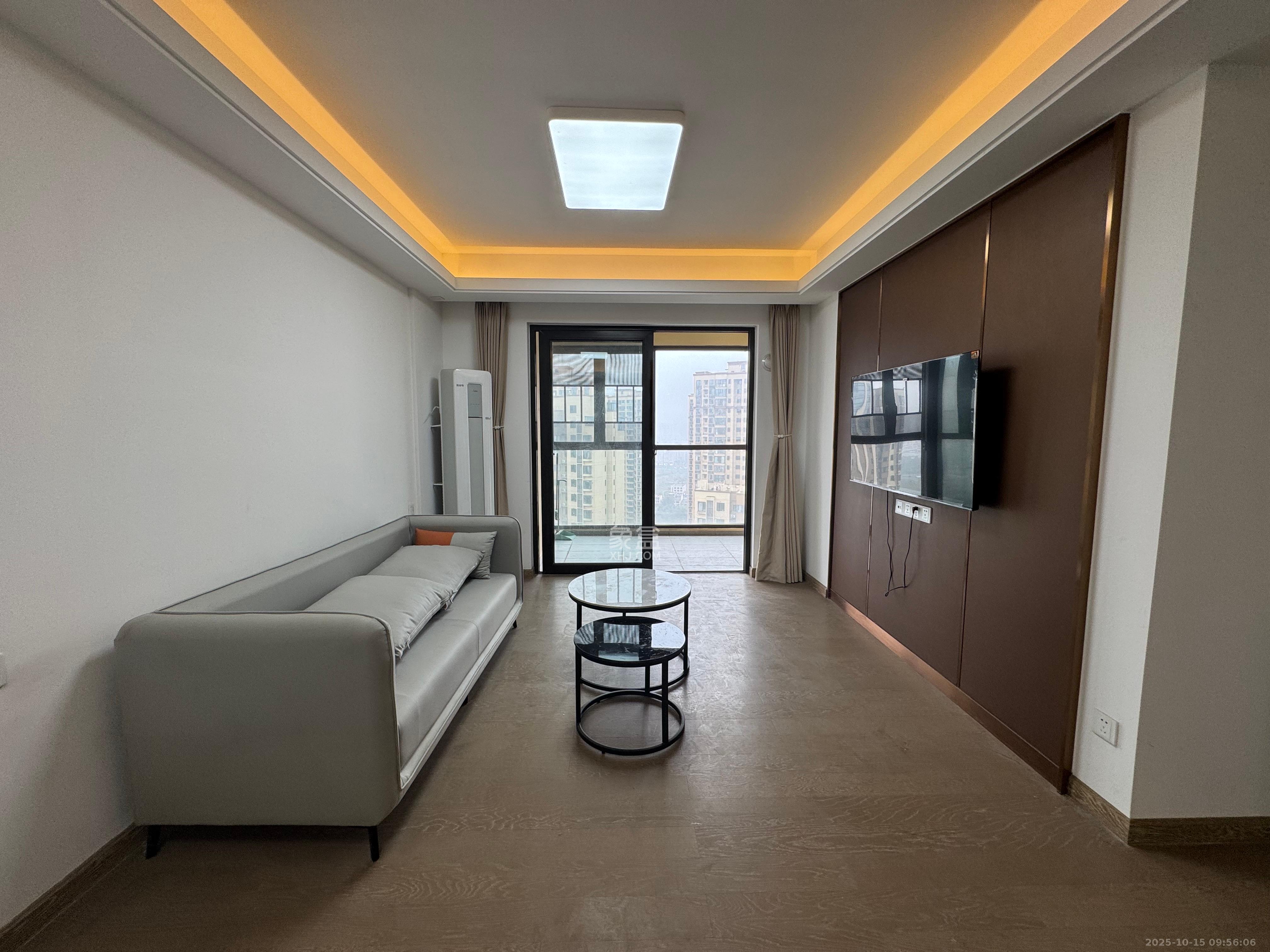 美的翰城 3室2厅1卫 2000.0元/月 美的翰城 3室2厅1卫 2000.0元/月室内图