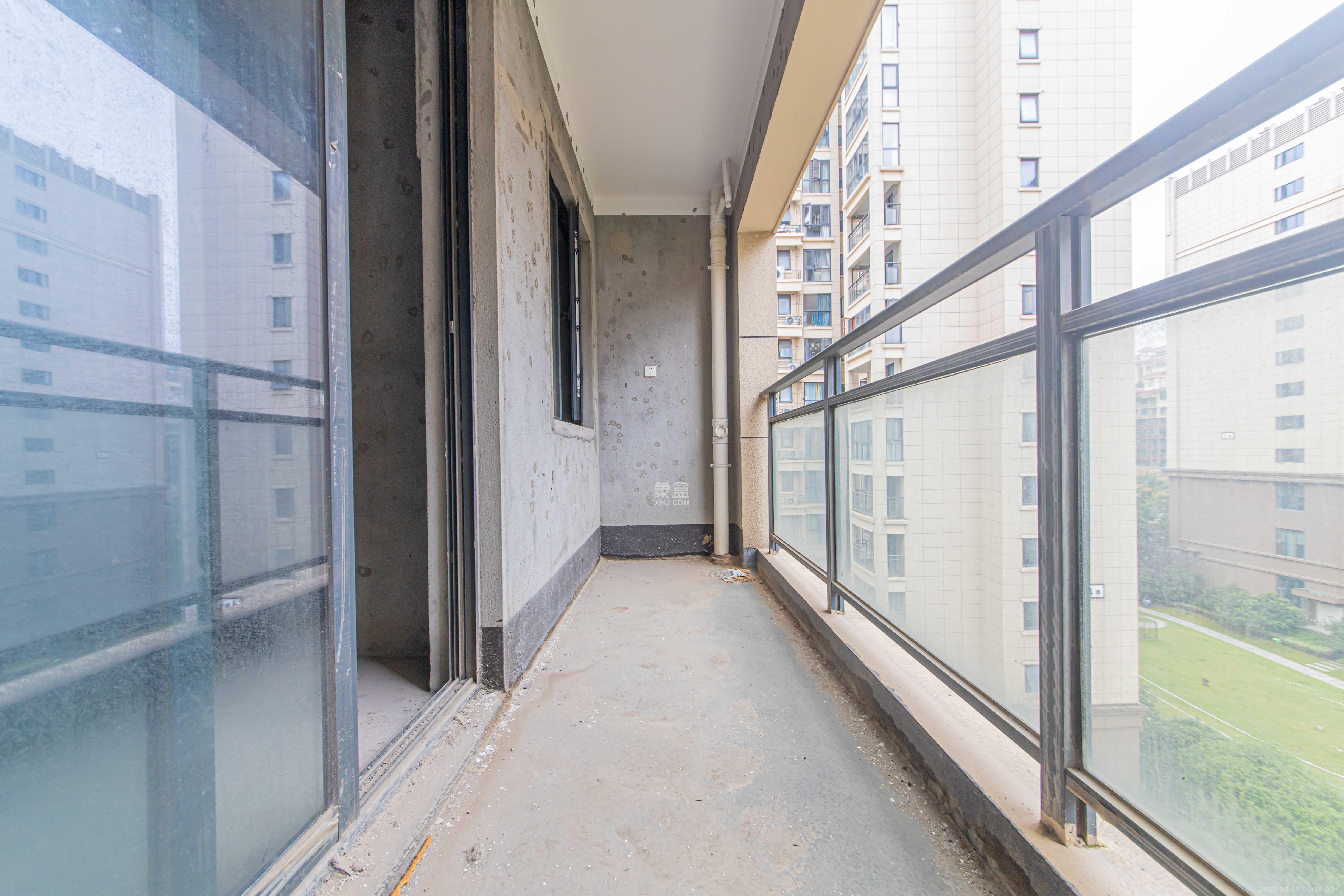 鑫远玲珑  3室2厅1卫    105.0万阳台