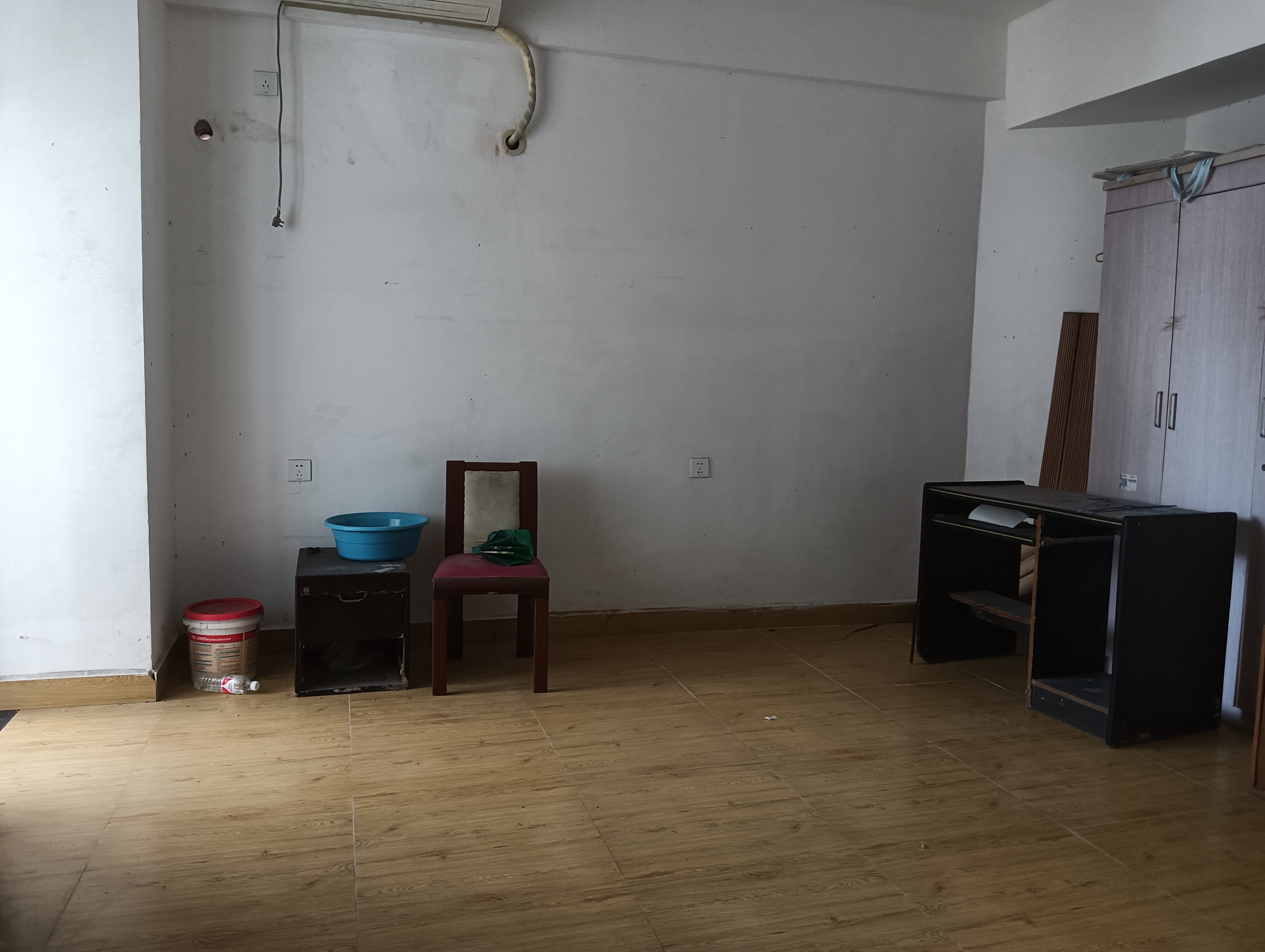 金融花园 4室2厅2卫 3000.0元/月 金融花园 4室2厅2卫 3000.0元/月室内图