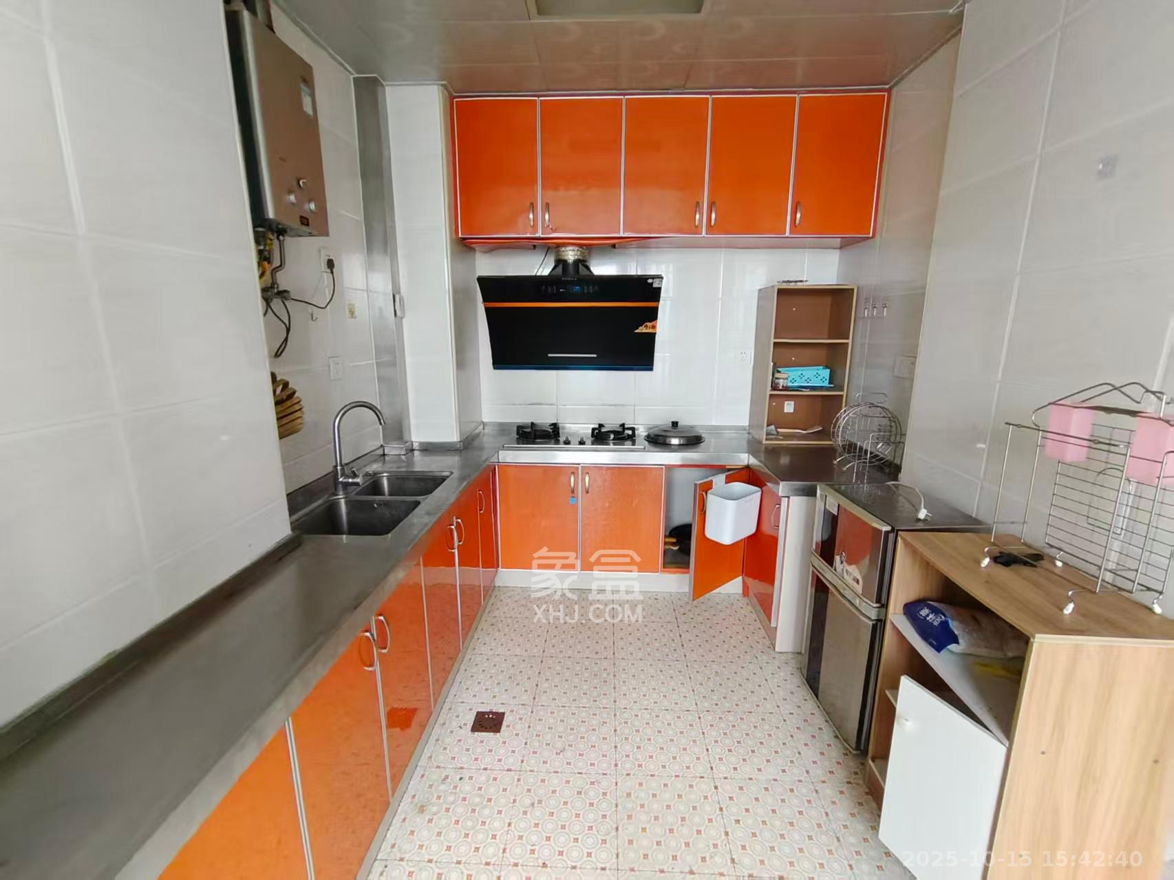 长大彩虹都  2室1厅1卫    2000.0元/月室内图