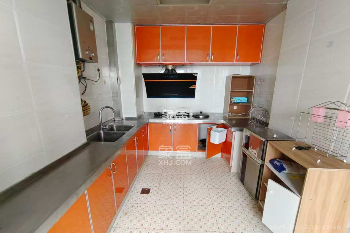 长大彩虹都  2室1厅1卫    2000.0元/月 长大彩虹都  2室1厅1卫    2000.0元/月室内图