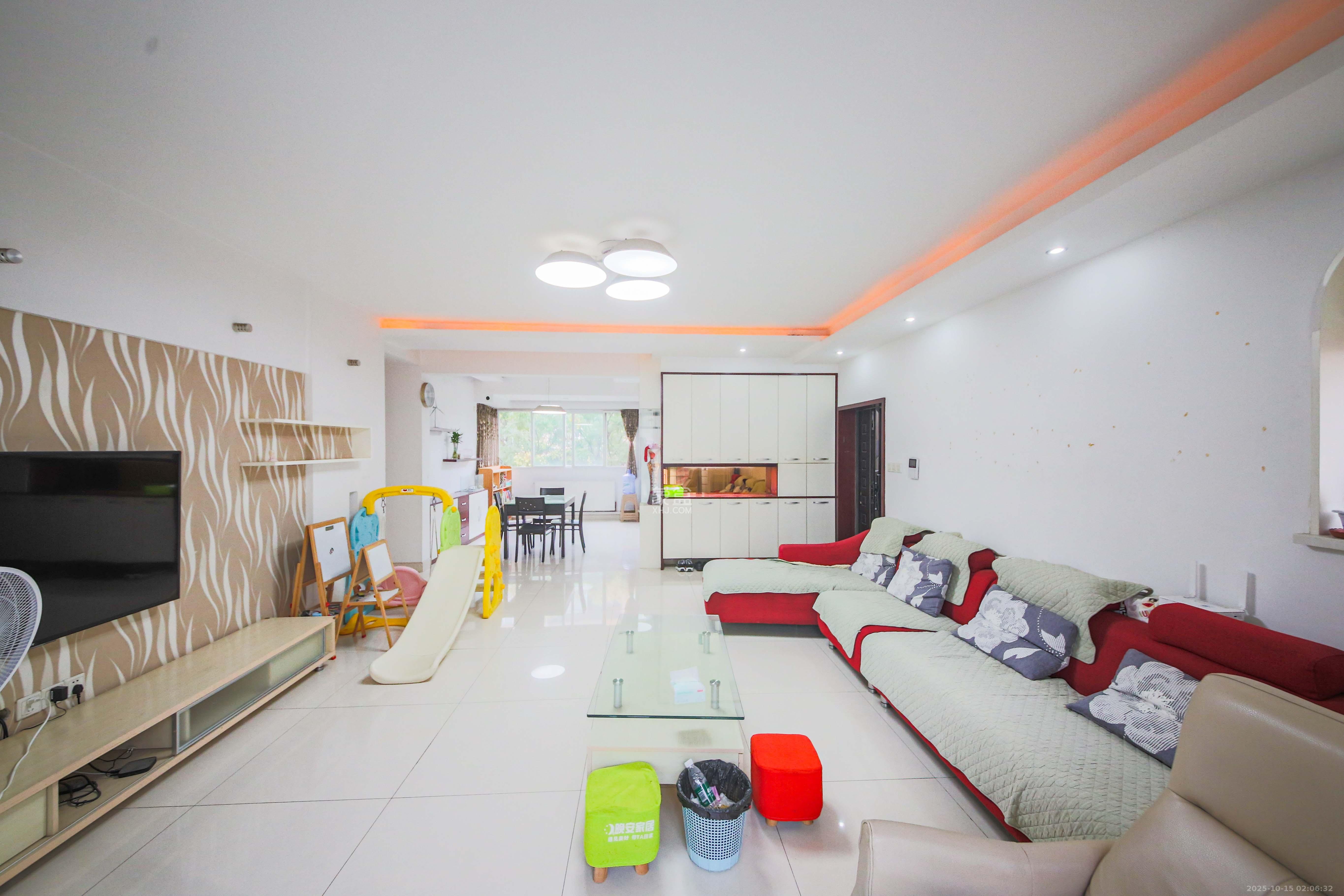 阳光嘉园  3室2厅2卫    180.0万 阳光嘉园  3室2厅2卫    180.0万