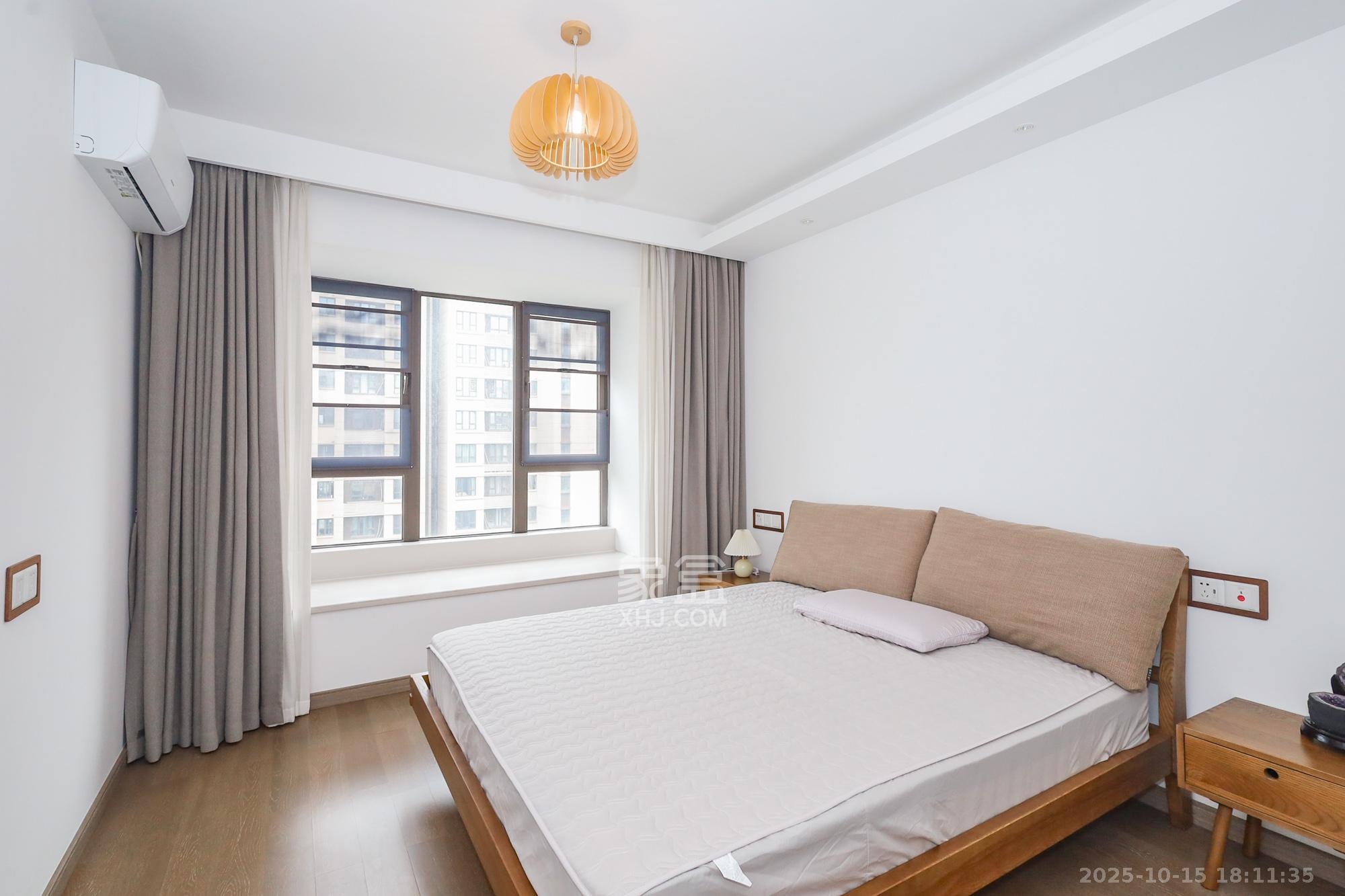 龙湖铂金中心(龙湖春江郦城) 3室2厅2卫 216.0万 龙湖铂金中心(龙湖春江郦城) 3室2厅2卫 216.0万卧室