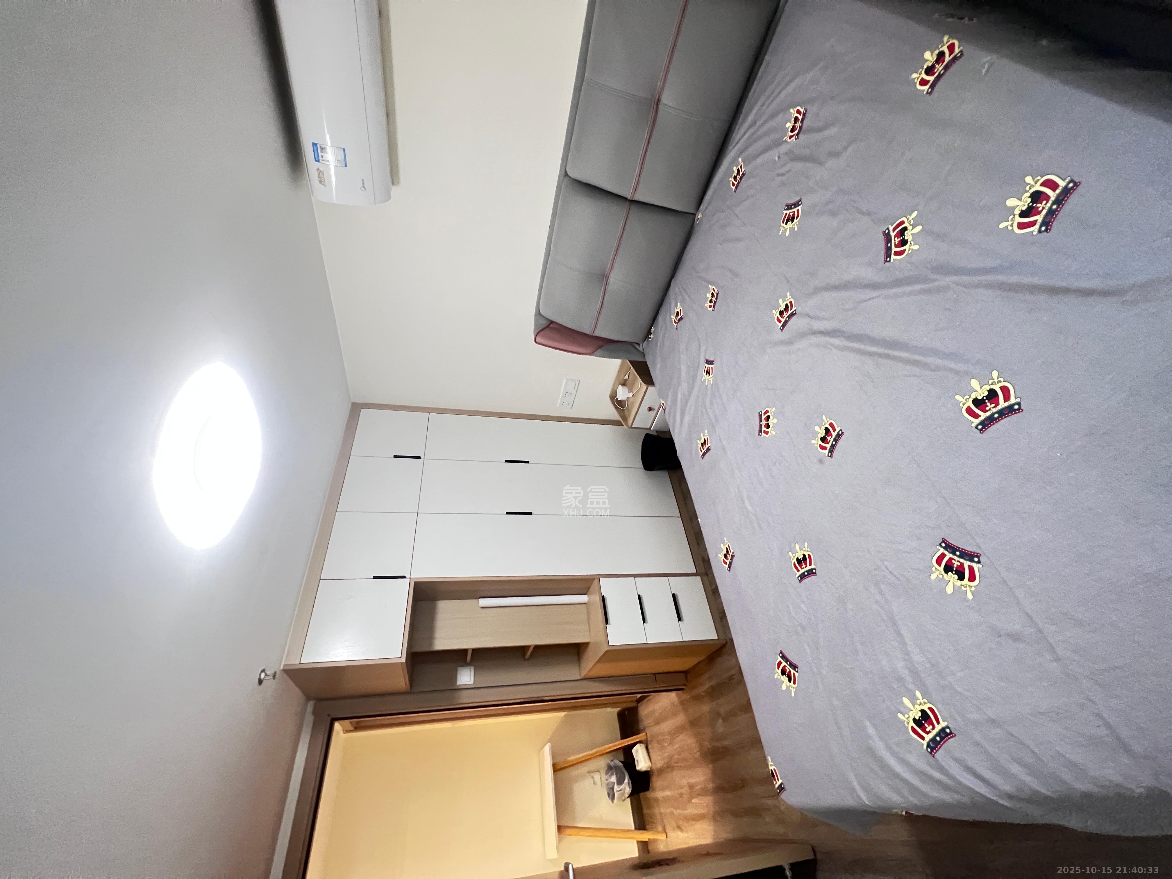 卓越浅水湾  3室2厅2卫    2000.0元/月室内图