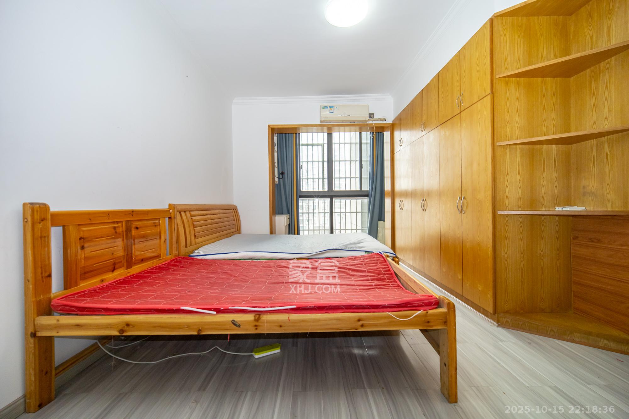 尚都花园城  3室2厅1卫    75.0万 尚都花园城  3室2厅1卫    75.0万卧室