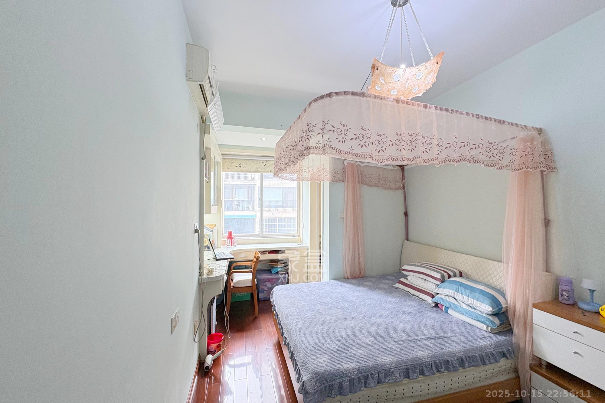 芙蓉区国土局单位房  4室2厅3卫    216.0万其他