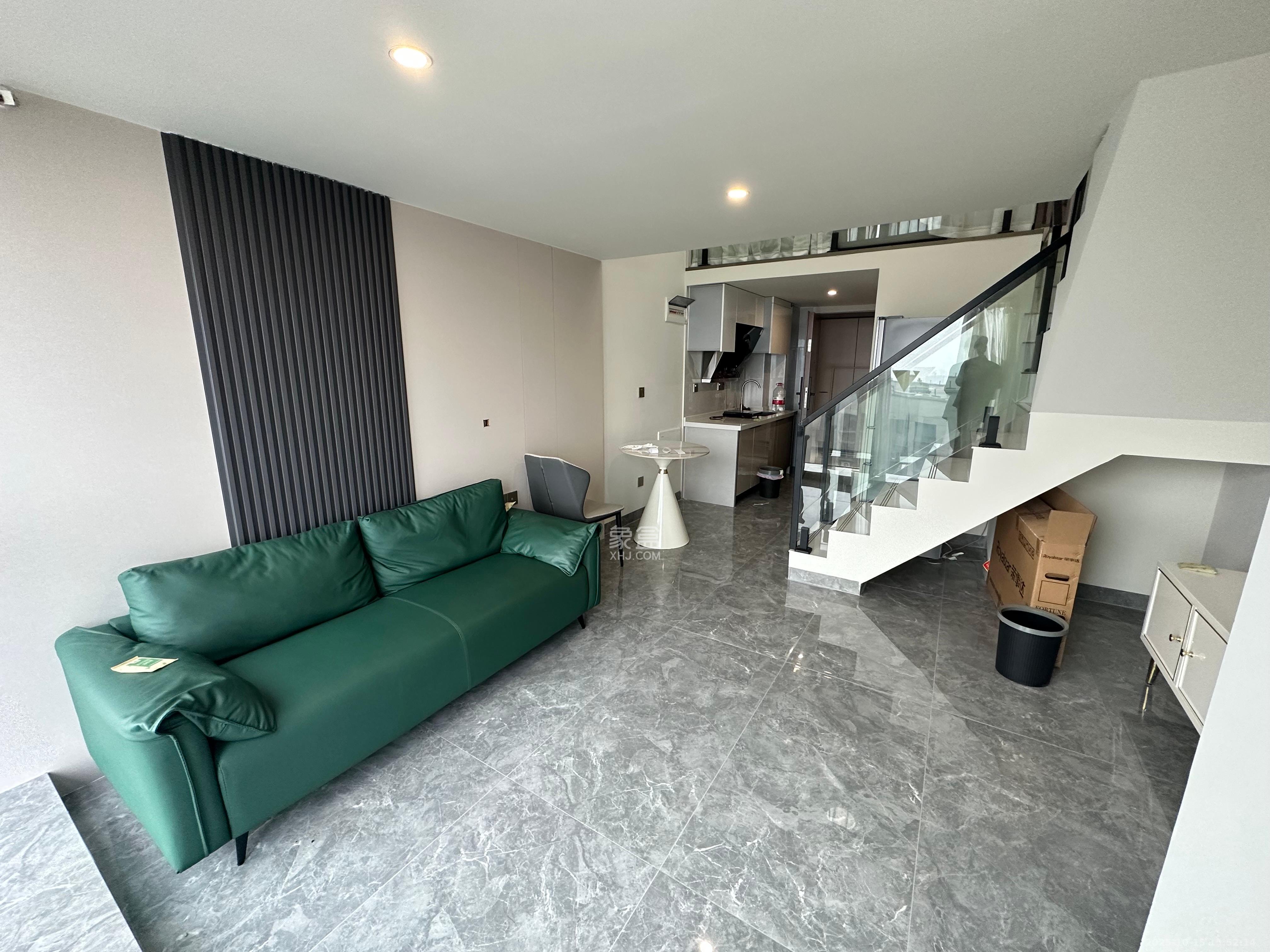 卓越中寰  2室1厅1卫    2200.0元/月