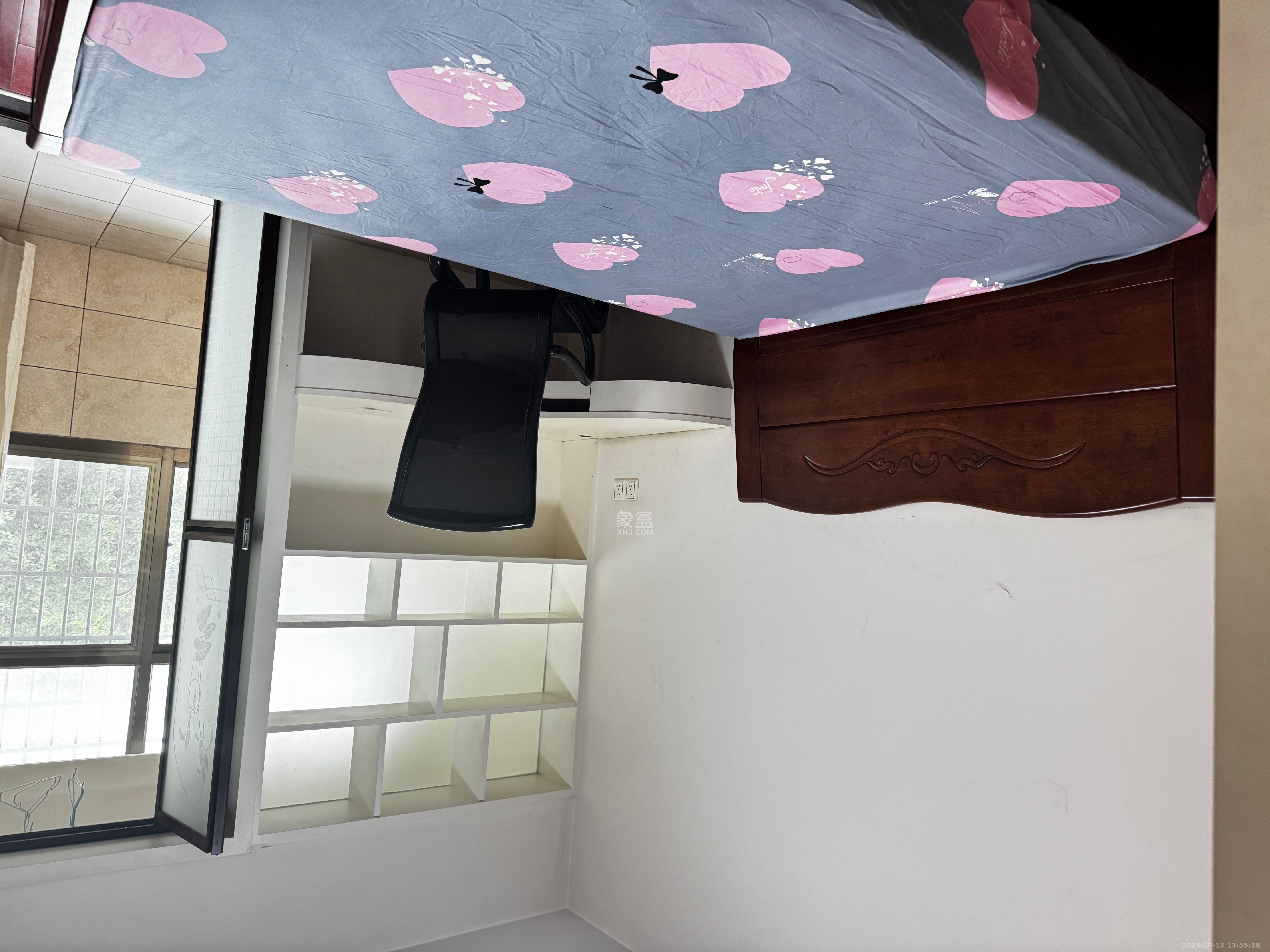 白田安置小区  3室2厅2卫    2500.0元/月室内图