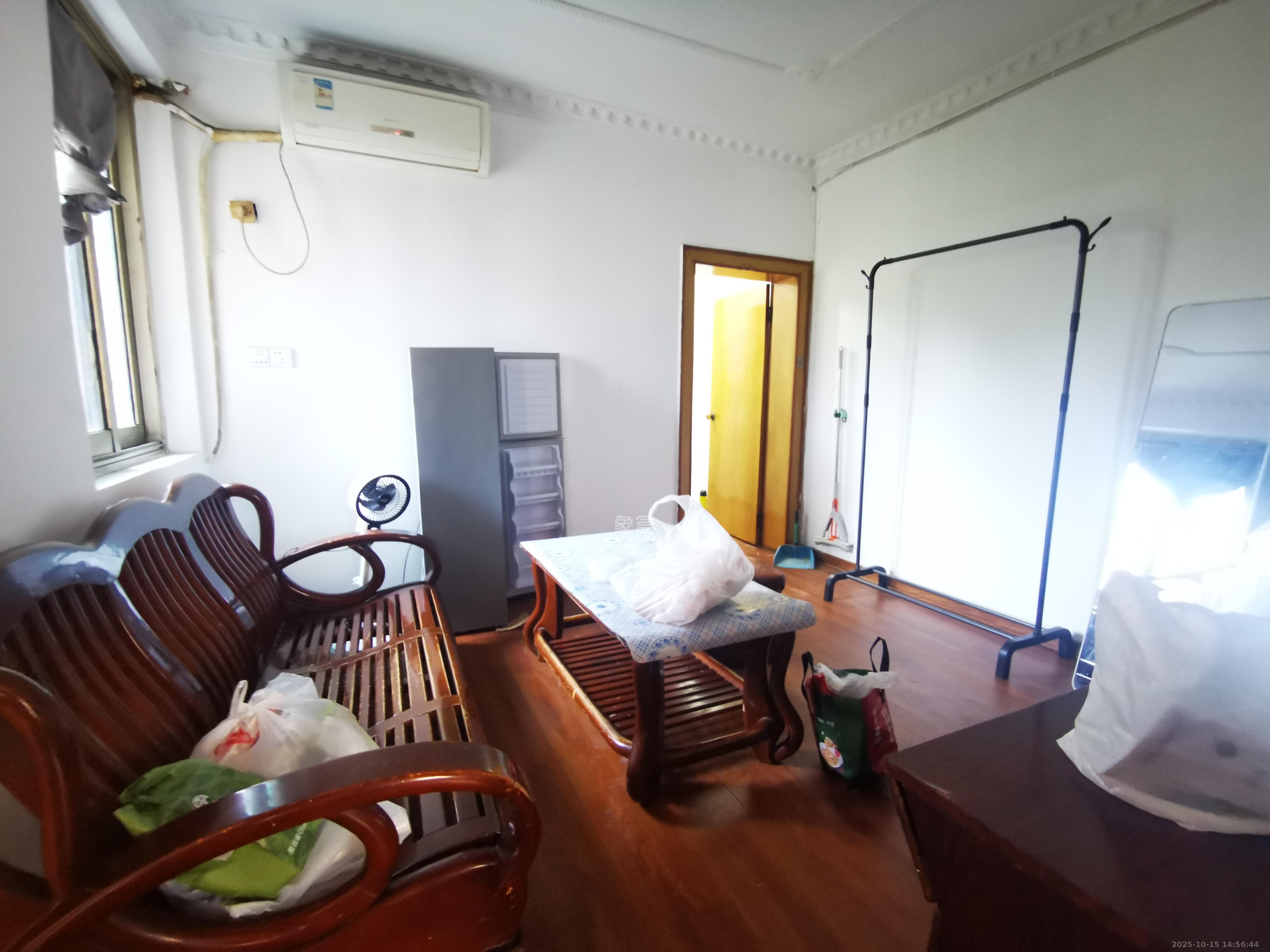 红旗区二片  2室1厅1卫    900.0元/月