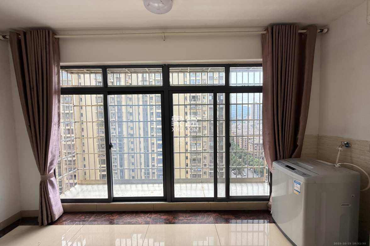 金富星城 1室2厅1卫 1500.0元/月 金富星城 1室2厅1卫 1500.0元/月室内图