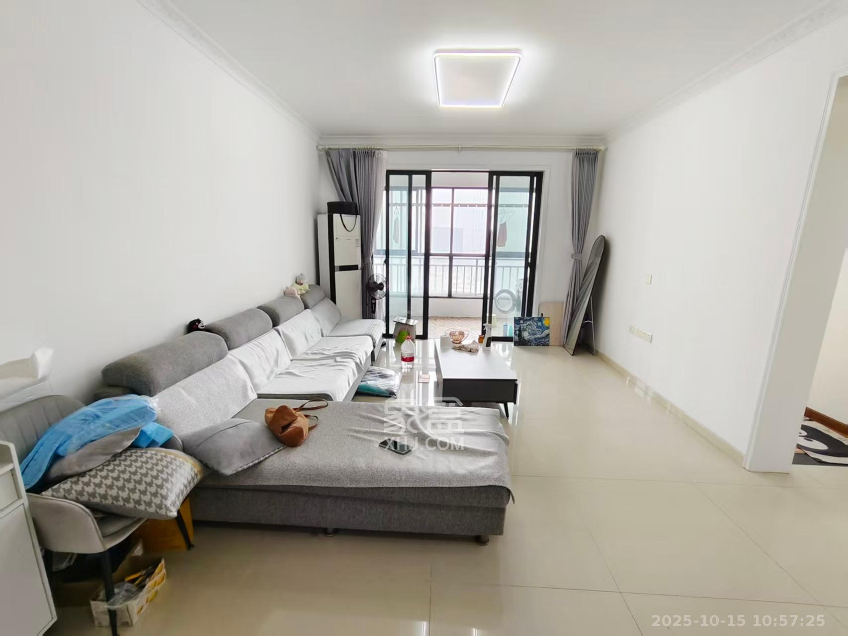 长大彩虹都  3室2厅1卫    2200.0元/月 长大彩虹都  3室2厅1卫    2200.0元/月室内图1