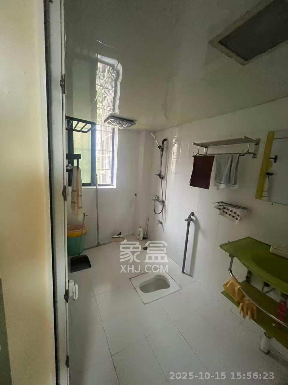 满庭芳小区  2室1厅1卫    2000.0元/月 满庭芳小区  2室1厅1卫    2000.0元/月室内图