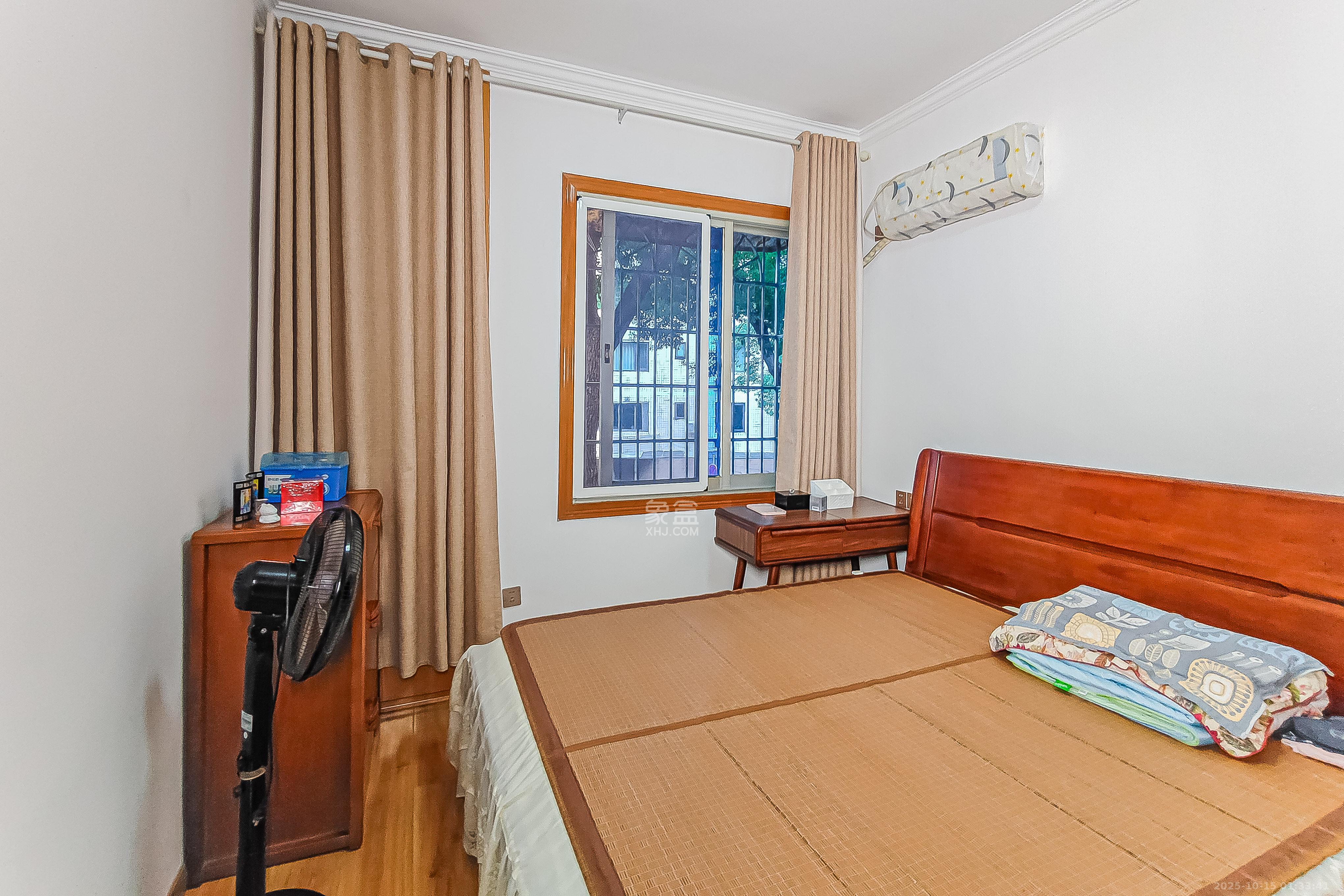 湘农桥社区  3室2厅1卫    86.8万卧室