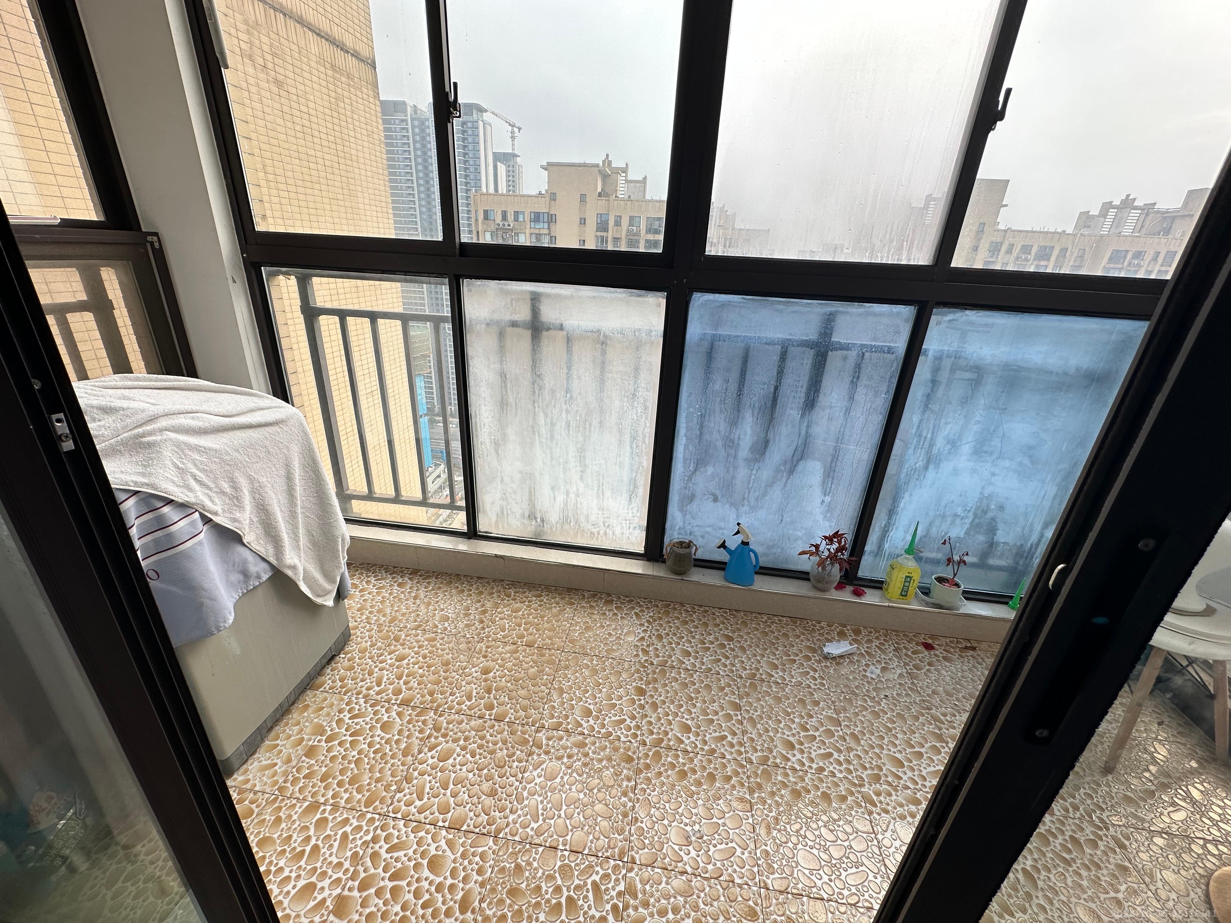 钰龙天下二期（钰龙佳园）  3室2厅2卫    2800.0元/月室内图