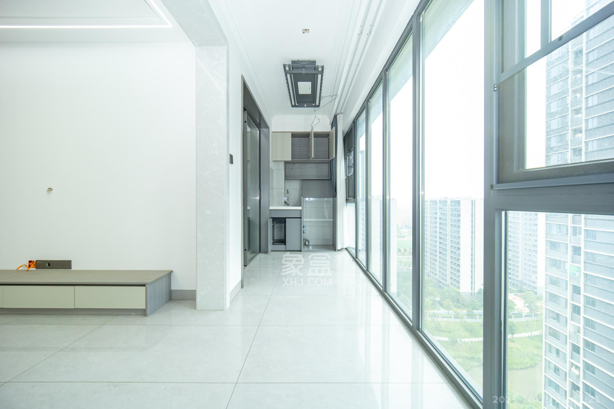 绿城美的明月江南  3室2厅1卫    108.0万阳台