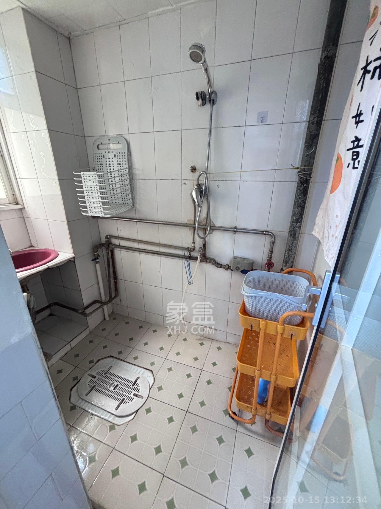 人保财产湖南分公司宿舍  3室2厅1卫    2500.0元/月室内图