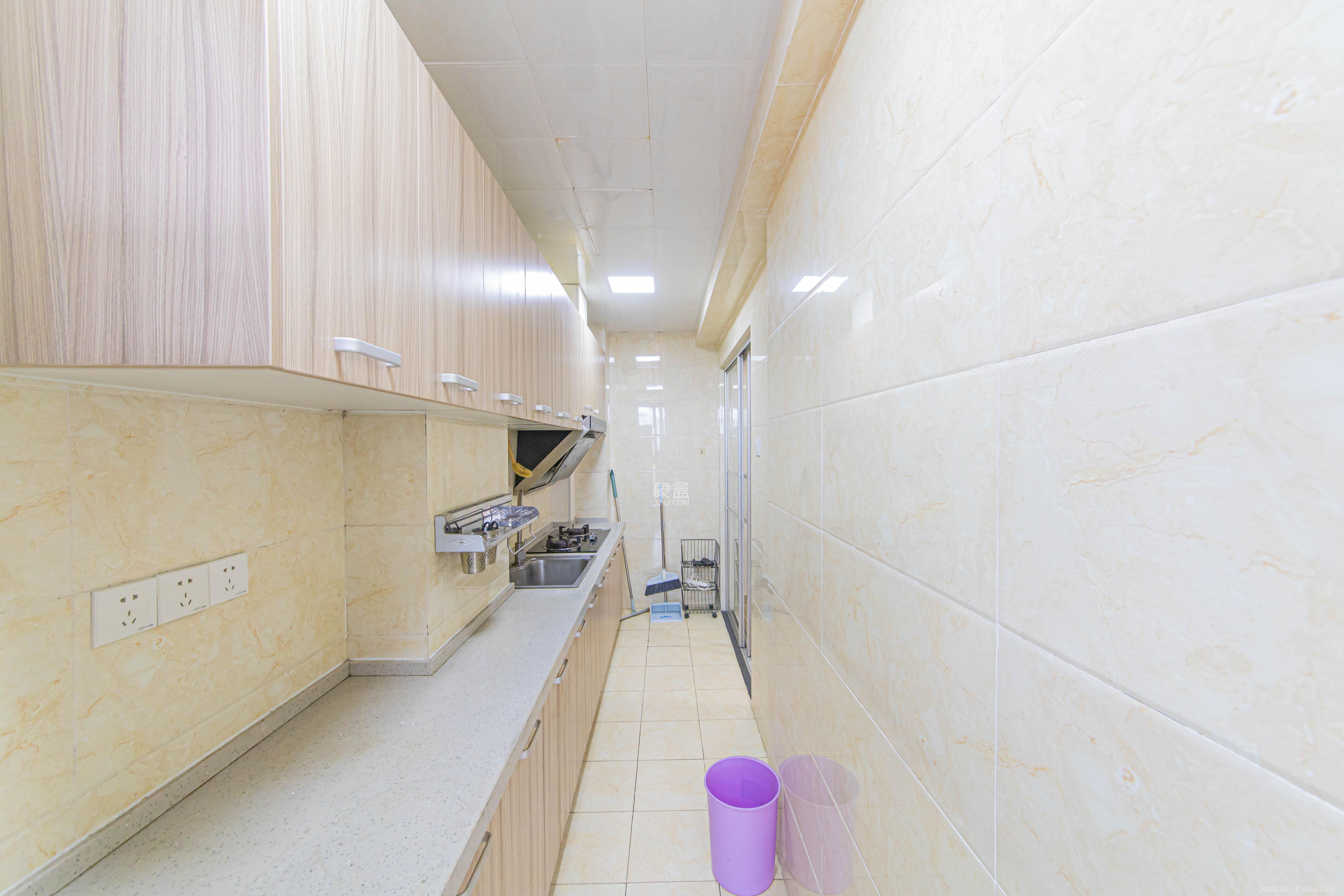 中信凯旋蓝岸(中信新城三期) 1室1厅1卫 30.0万 中信凯旋蓝岸(中信新城三期) 1室1厅1卫 30.0万厨房