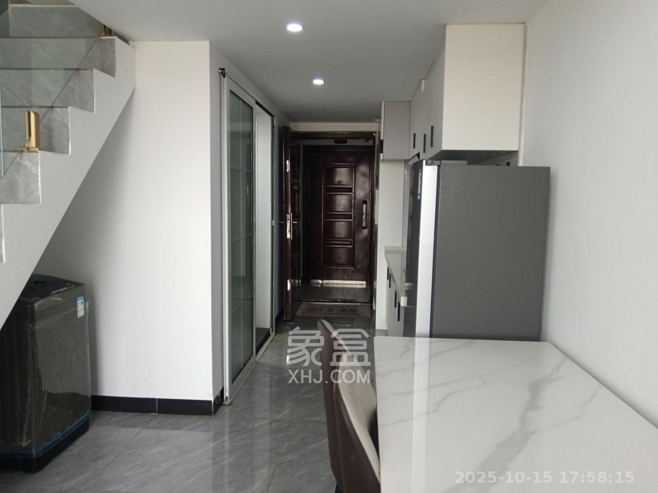 新长海D1站  1室1厅1卫    1600.0元/月室内图