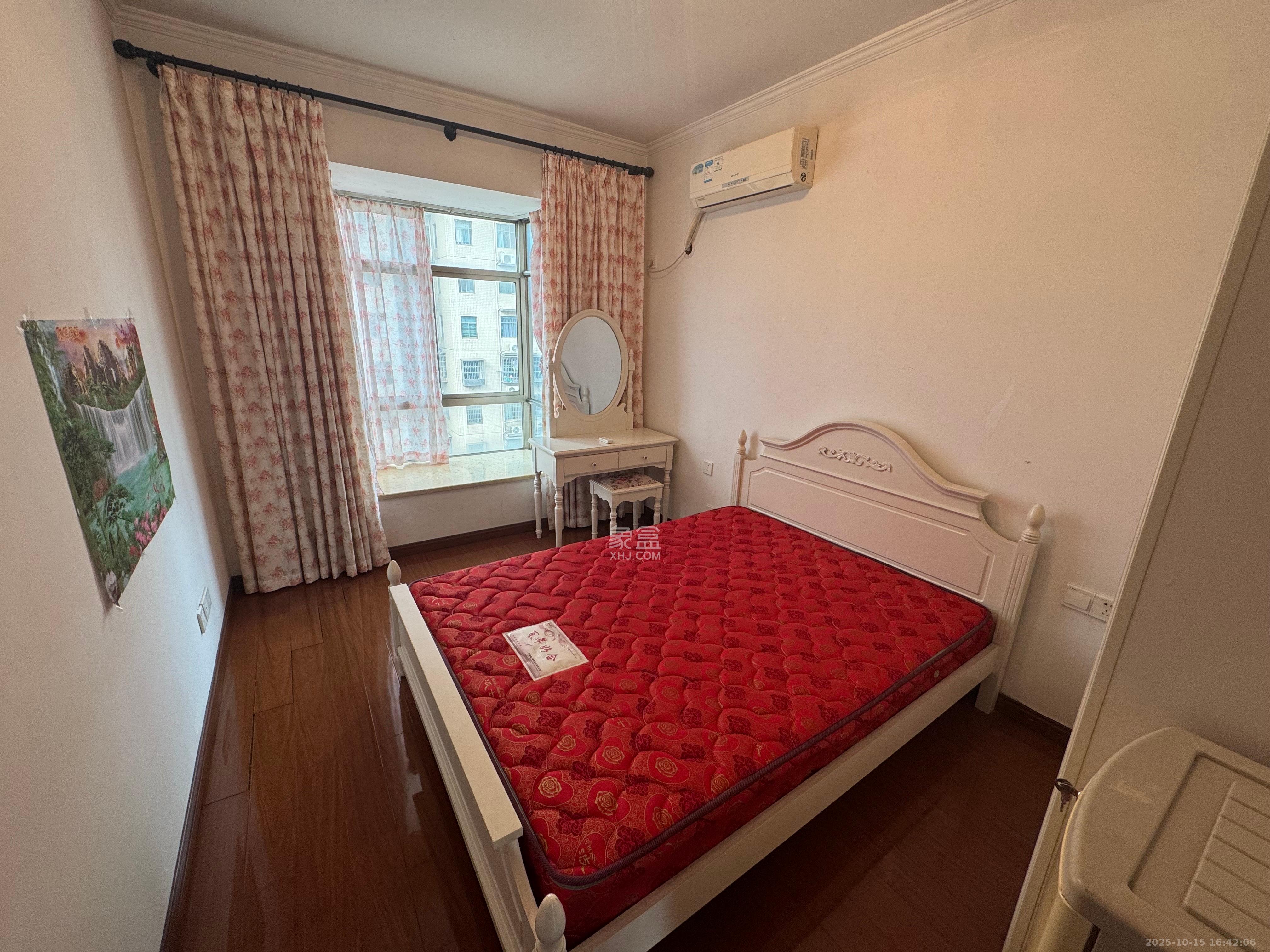 王府井公寓(福源公寓)  3室2厅2卫    4500.0元/月 王府井公寓(福源公寓)  3室2厅2卫    4500.0元/月室内图