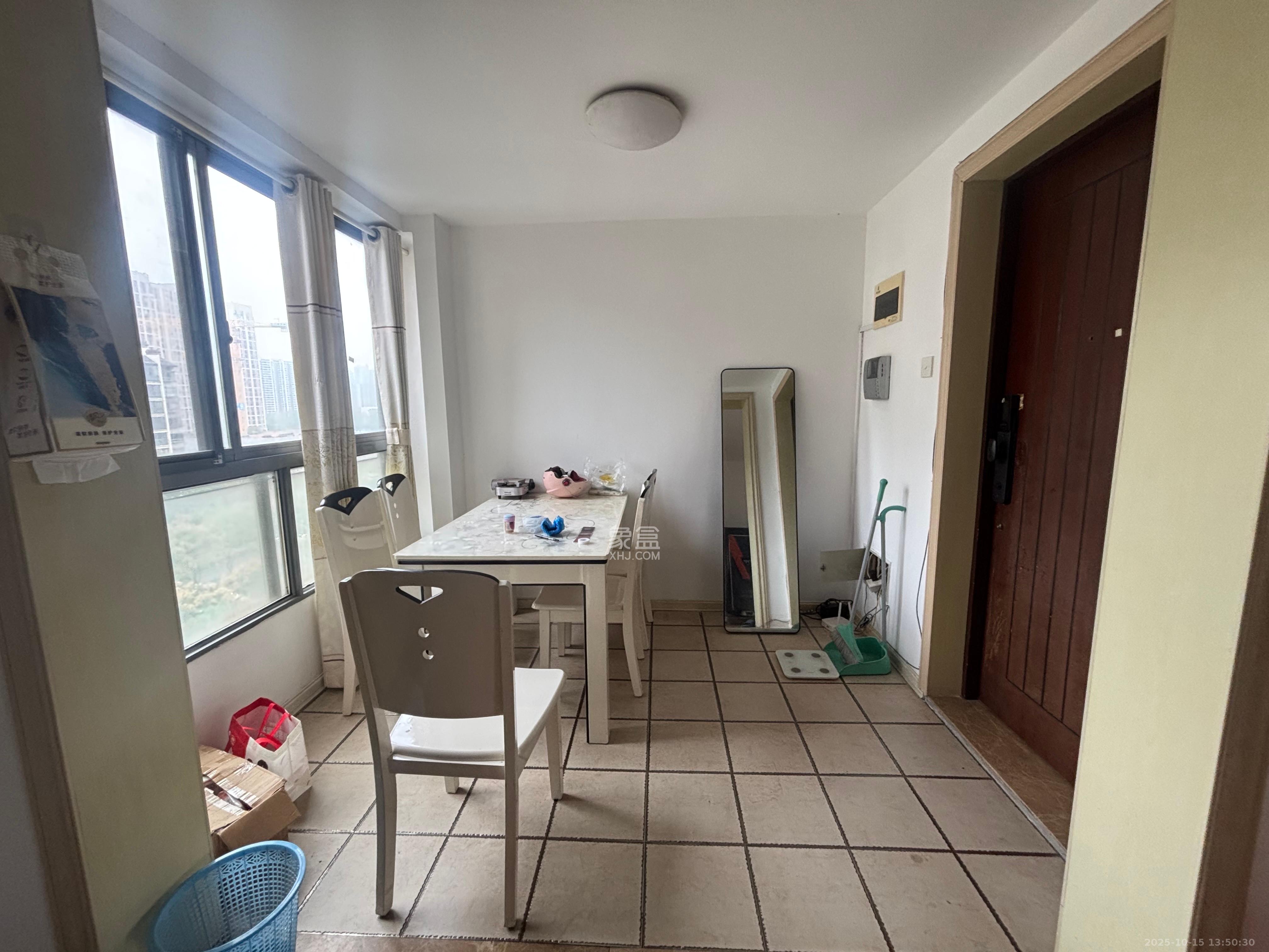 融科檀香山(融科紫檀、香山国际) 1室2厅1卫 2500.0元/月 融科檀香山(融科紫檀、香山国际) 1室2厅1卫 2500.0元/月室内图