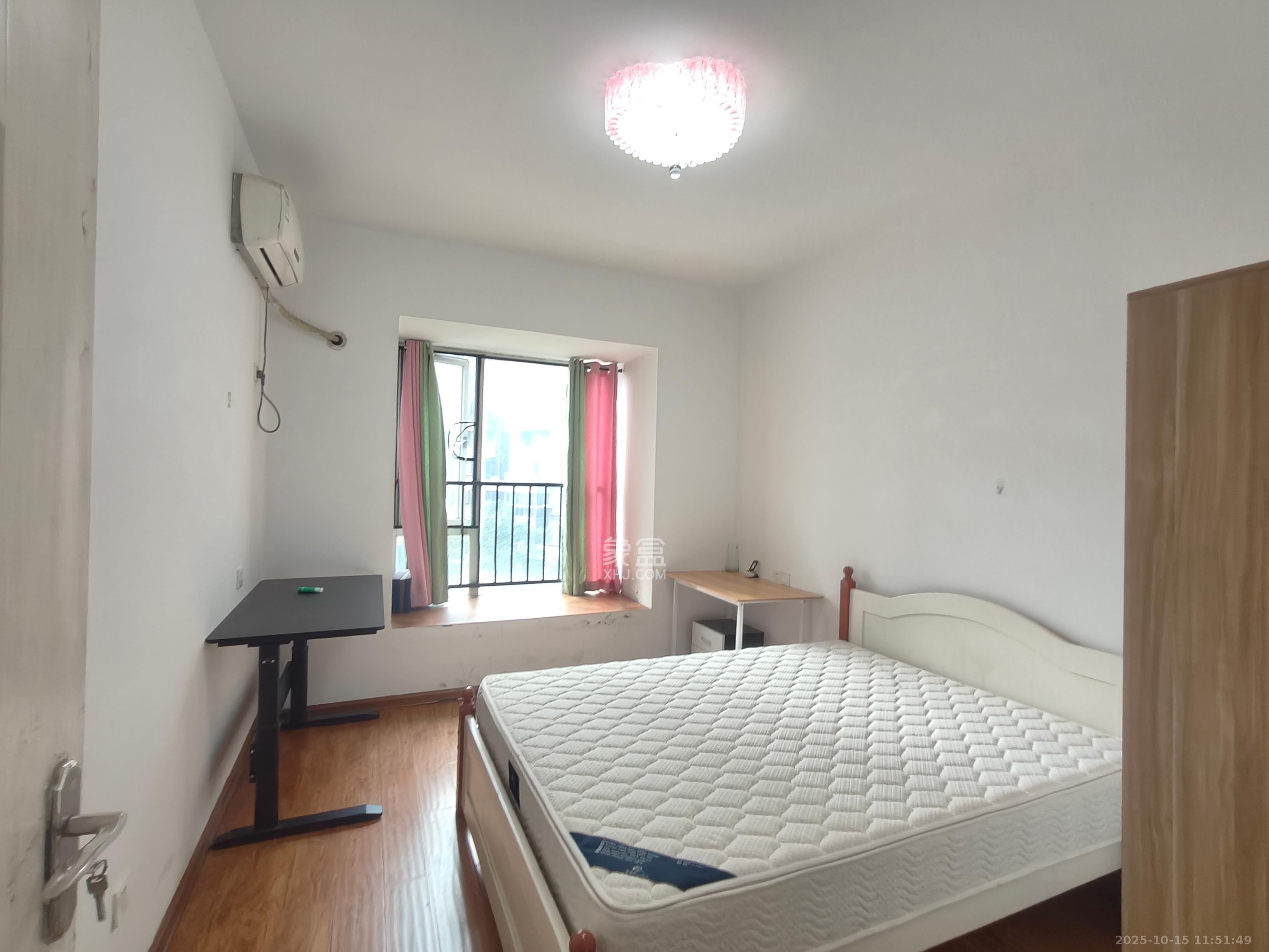 华韵城市海岸(城市水岸苑) 3室1厅1卫 2500.0元/月 华韵城市海岸(城市水岸苑) 3室1厅1卫 2500.0元/月室内图