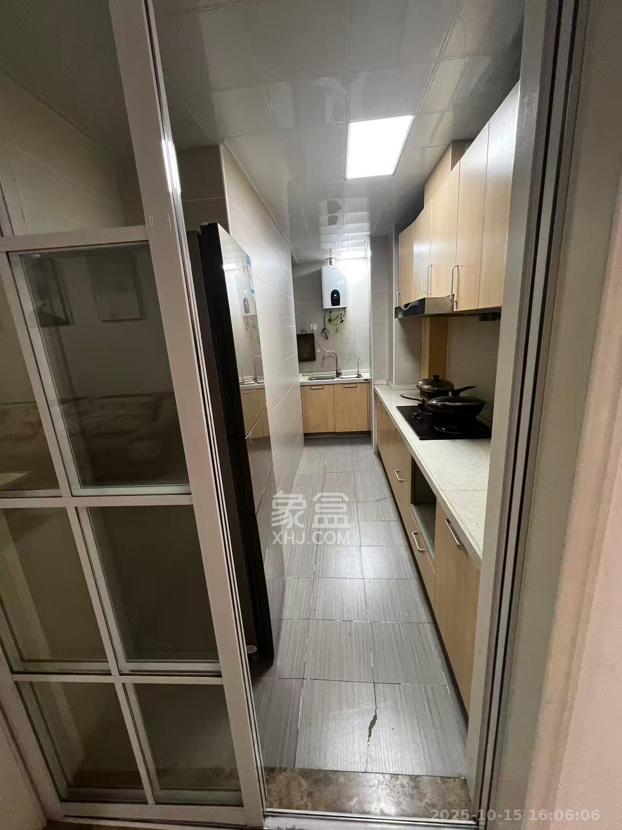 山语城三期  2室2厅1卫    1700.0元/月室内图