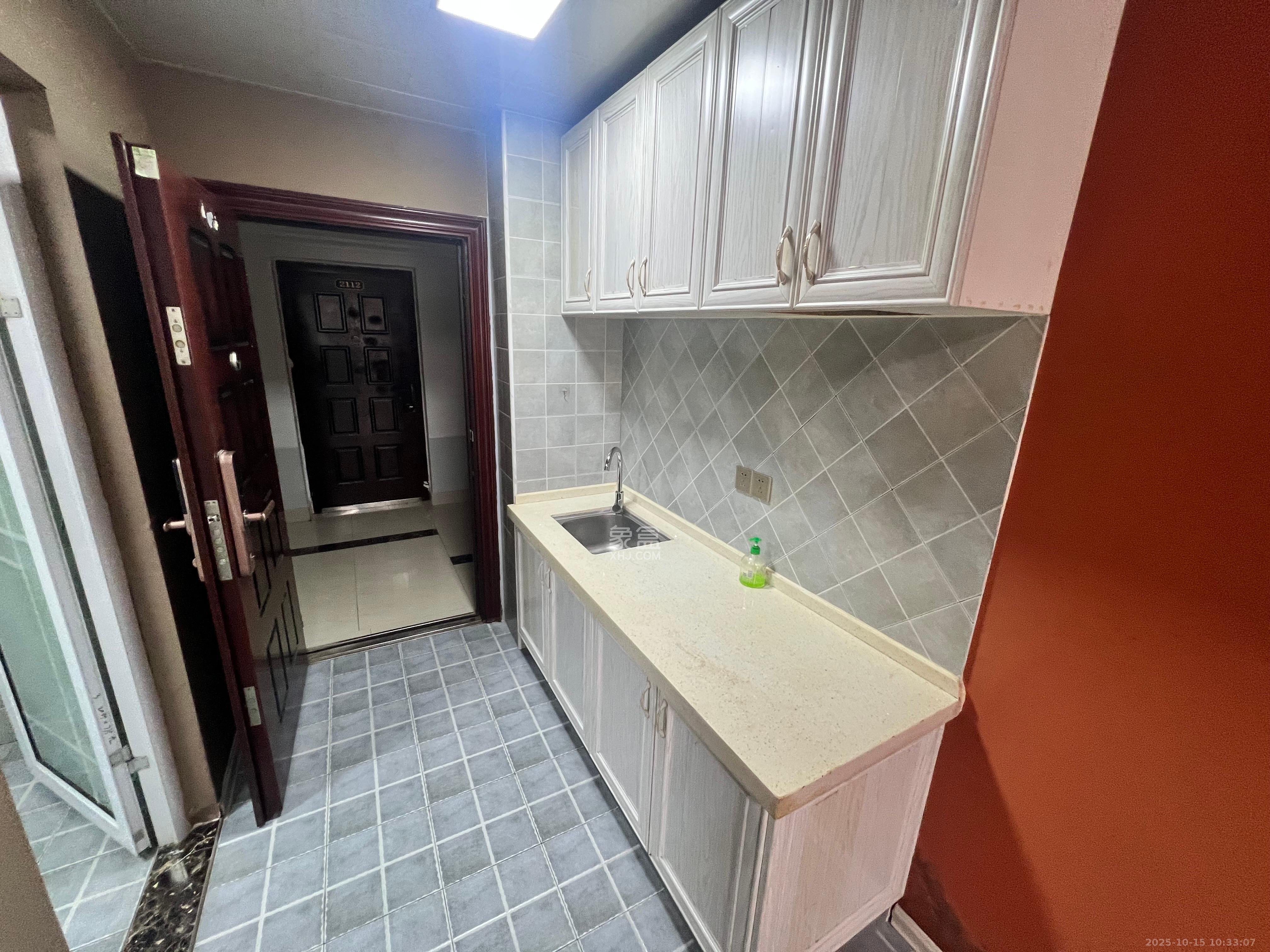 阳光锦城  1室1厅1卫    1600.0元/月室内图