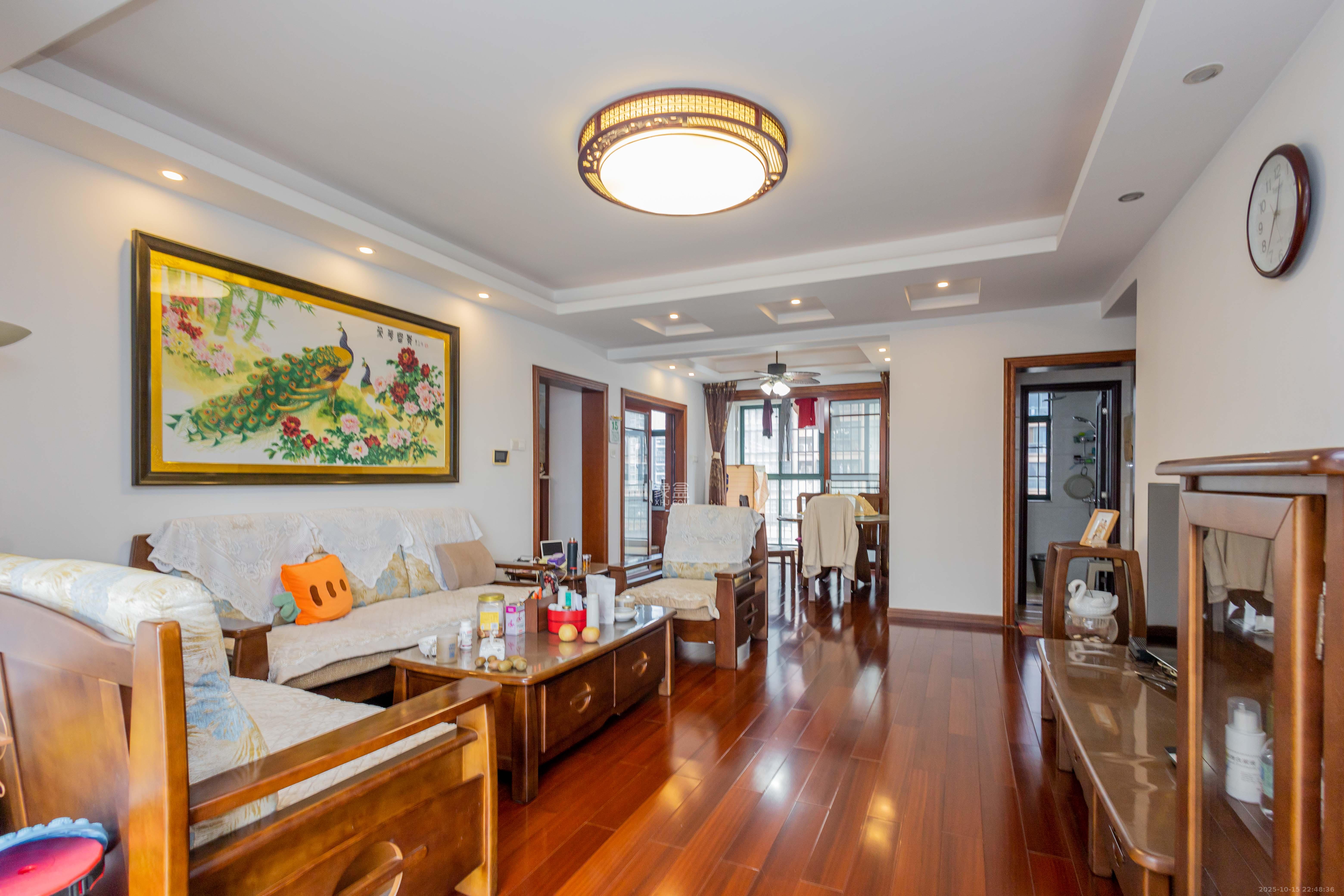 才子佳郡  4室2厅2卫    115.0万客厅