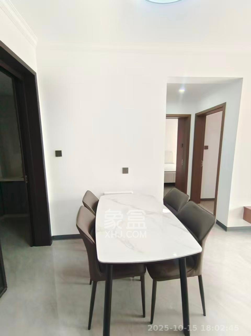 真人桥家园二期  2室2厅1卫    1800.0元/月室内图