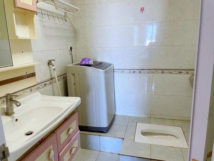 裕兴大厦  3室2厅1卫    1800.0元/月室内图