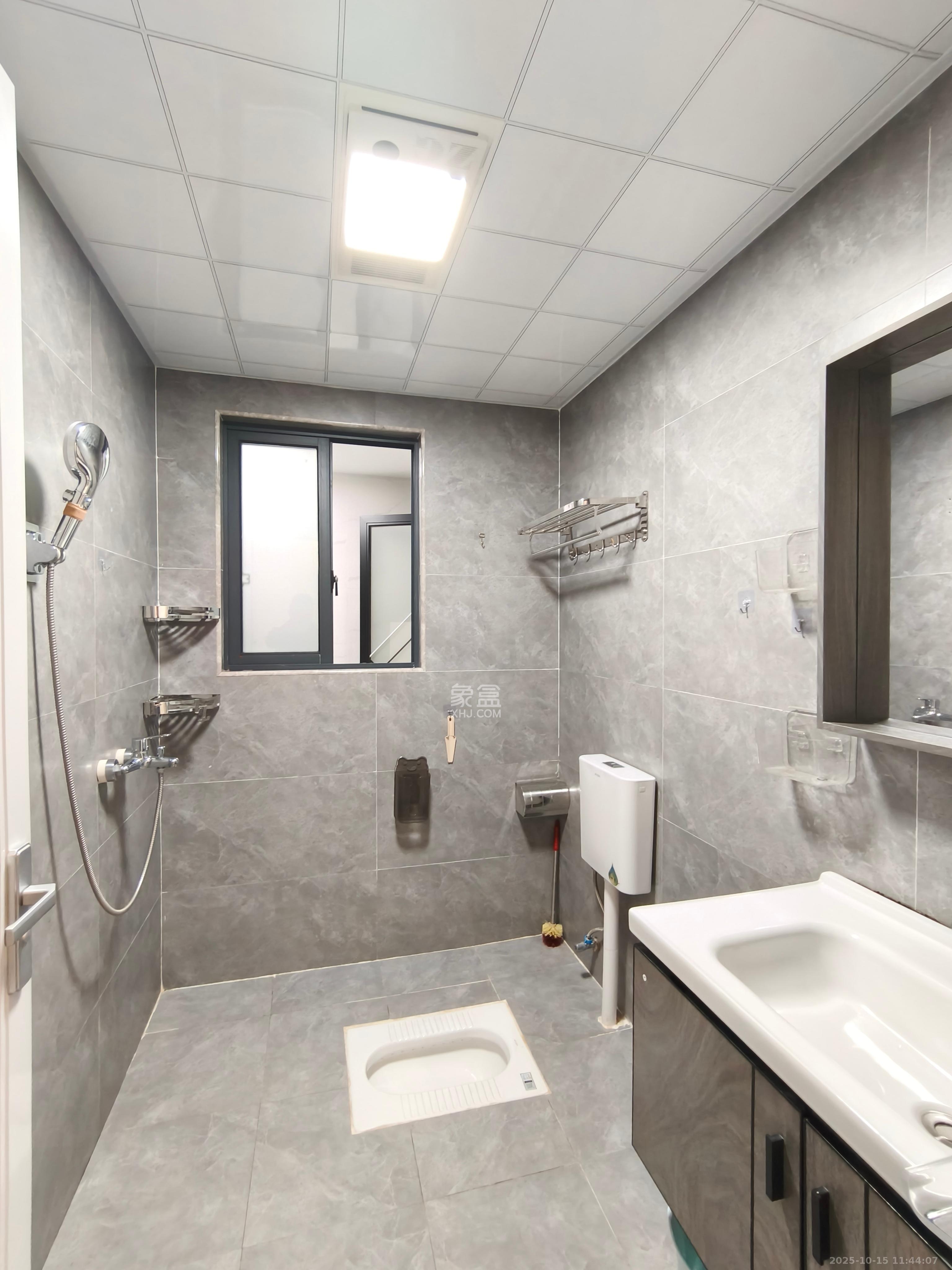 辉煌国际城二期 2室1厅1卫 2600.0元/月 辉煌国际城二期 2室1厅1卫 2600.0元/月室内图