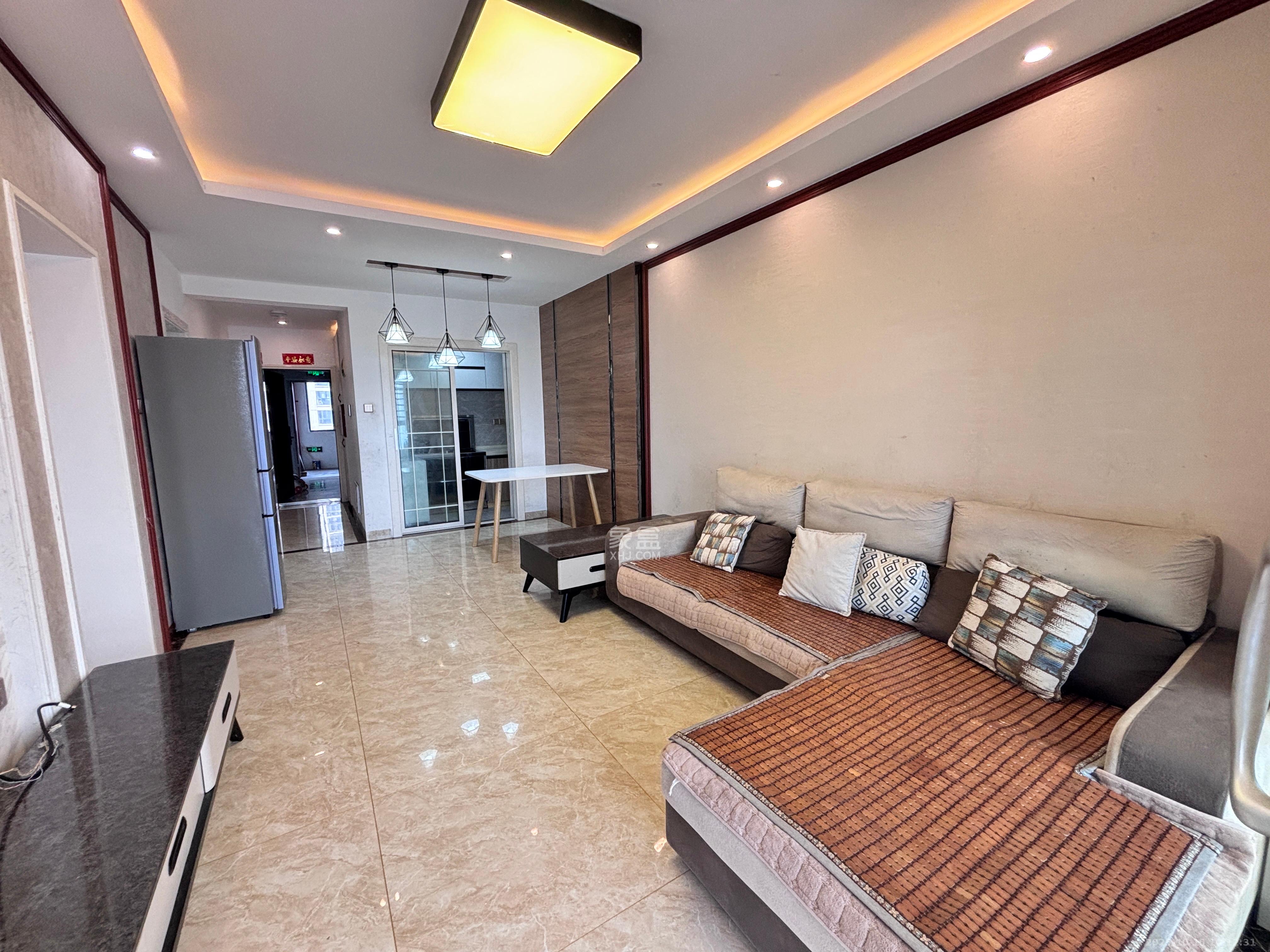 中粮鸿云  3室2厅1卫    1800.0元/月 中粮鸿云  3室2厅1卫    1800.0元/月室内图