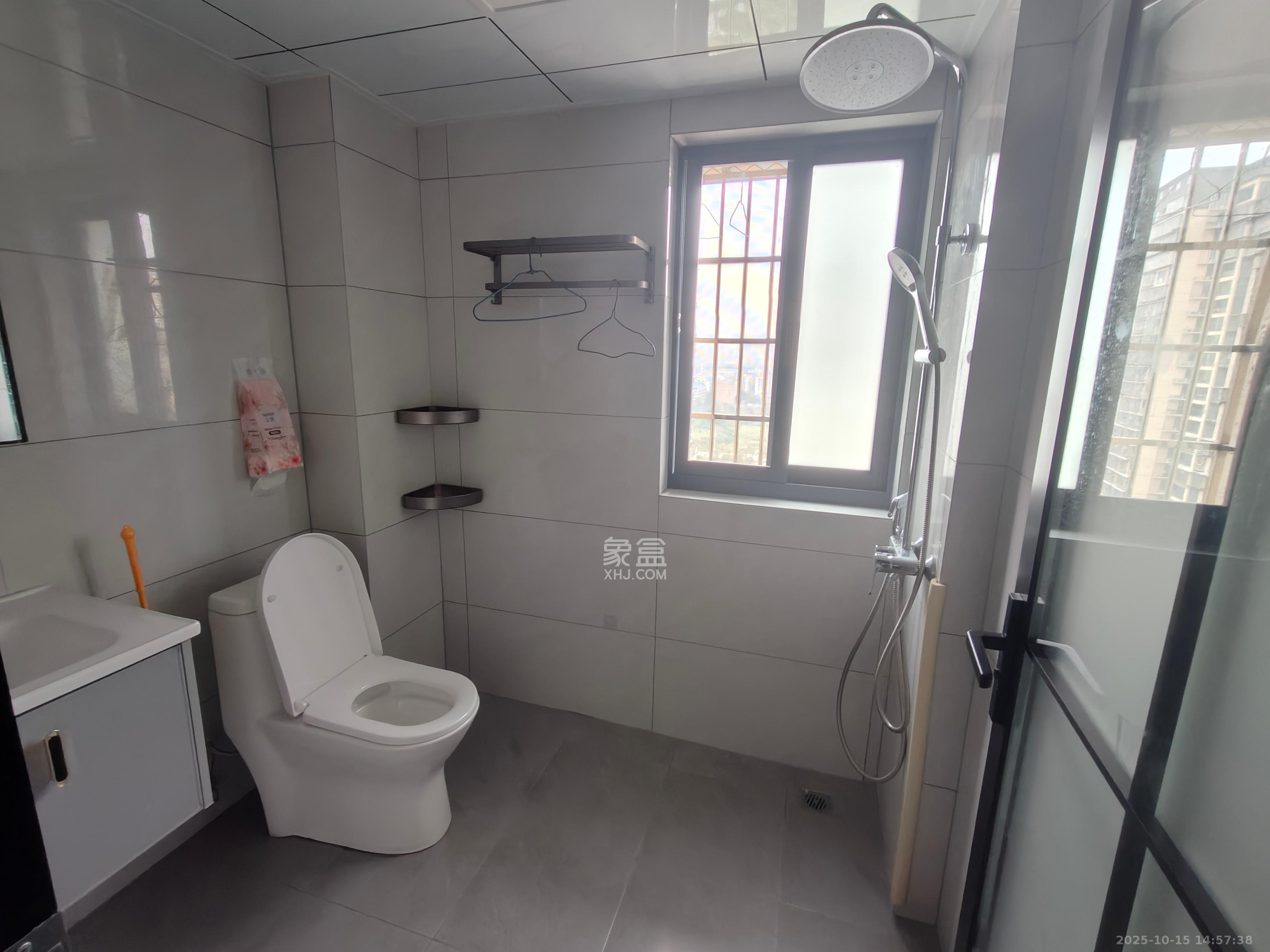 桥头家园三期  3室2厅2卫    2200.0元/月 桥头家园三期  3室2厅2卫    2200.0元/月室内图