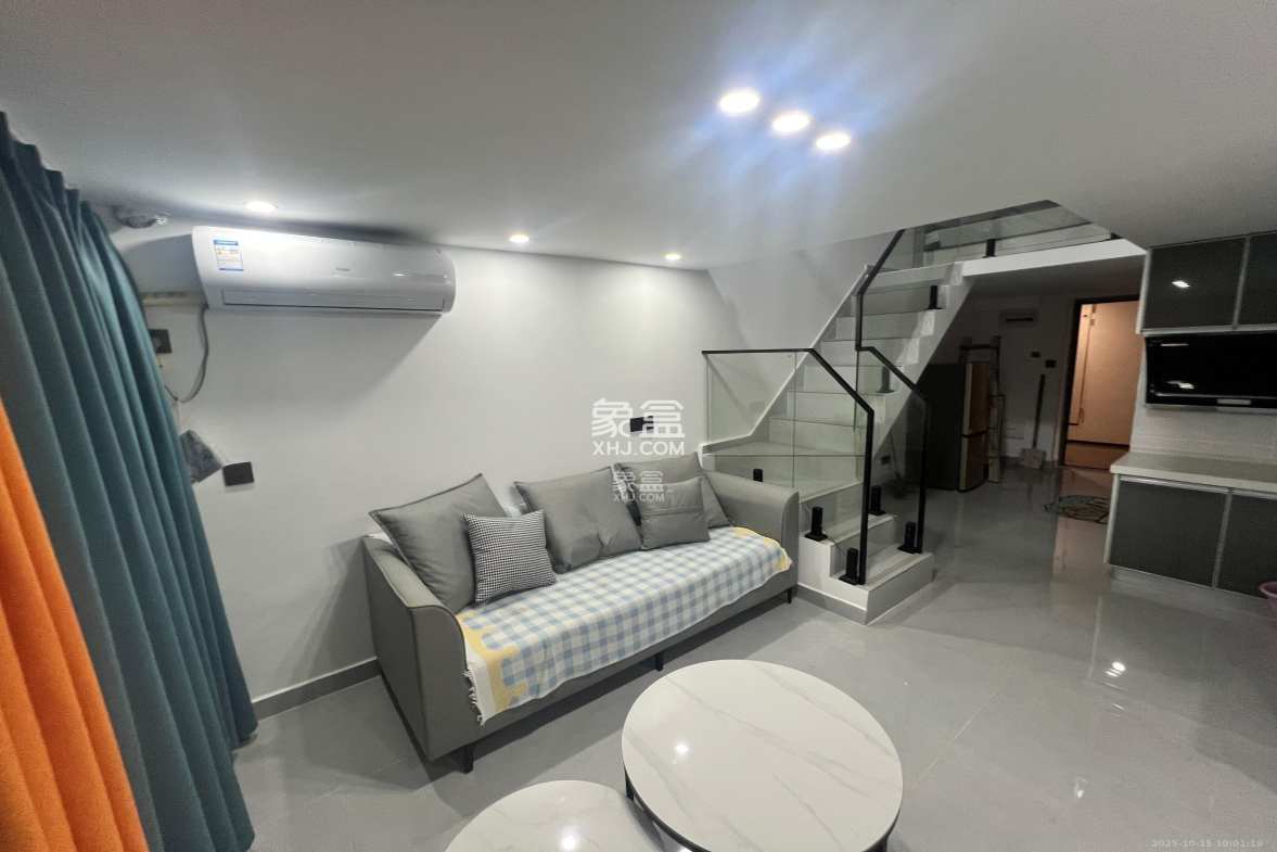 力高凤凰新天 2室1厅1卫 2400.0元/月 力高凤凰新天 2室1厅1卫 2400.0元/月室内图