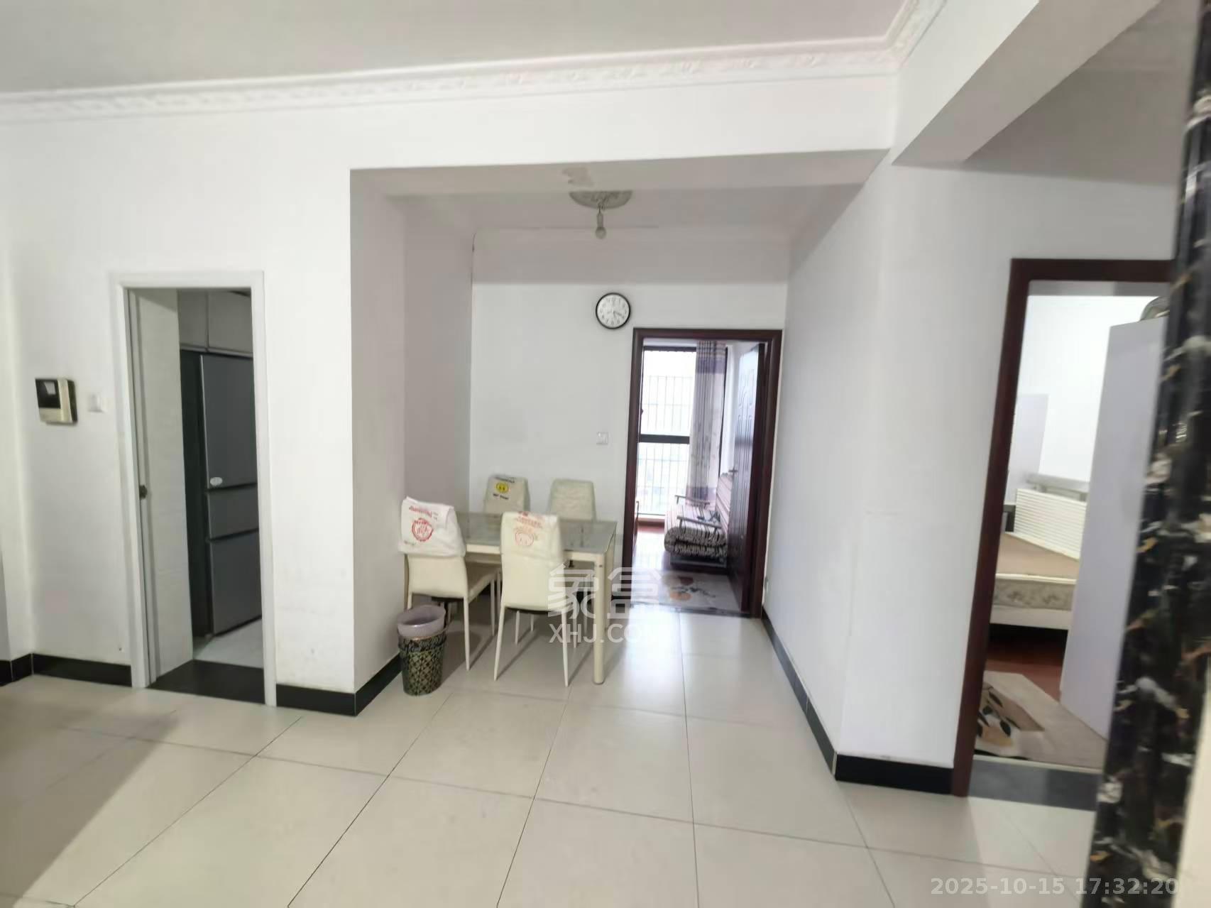 四季星城  3室2厅1卫    1400.0元/月室内图