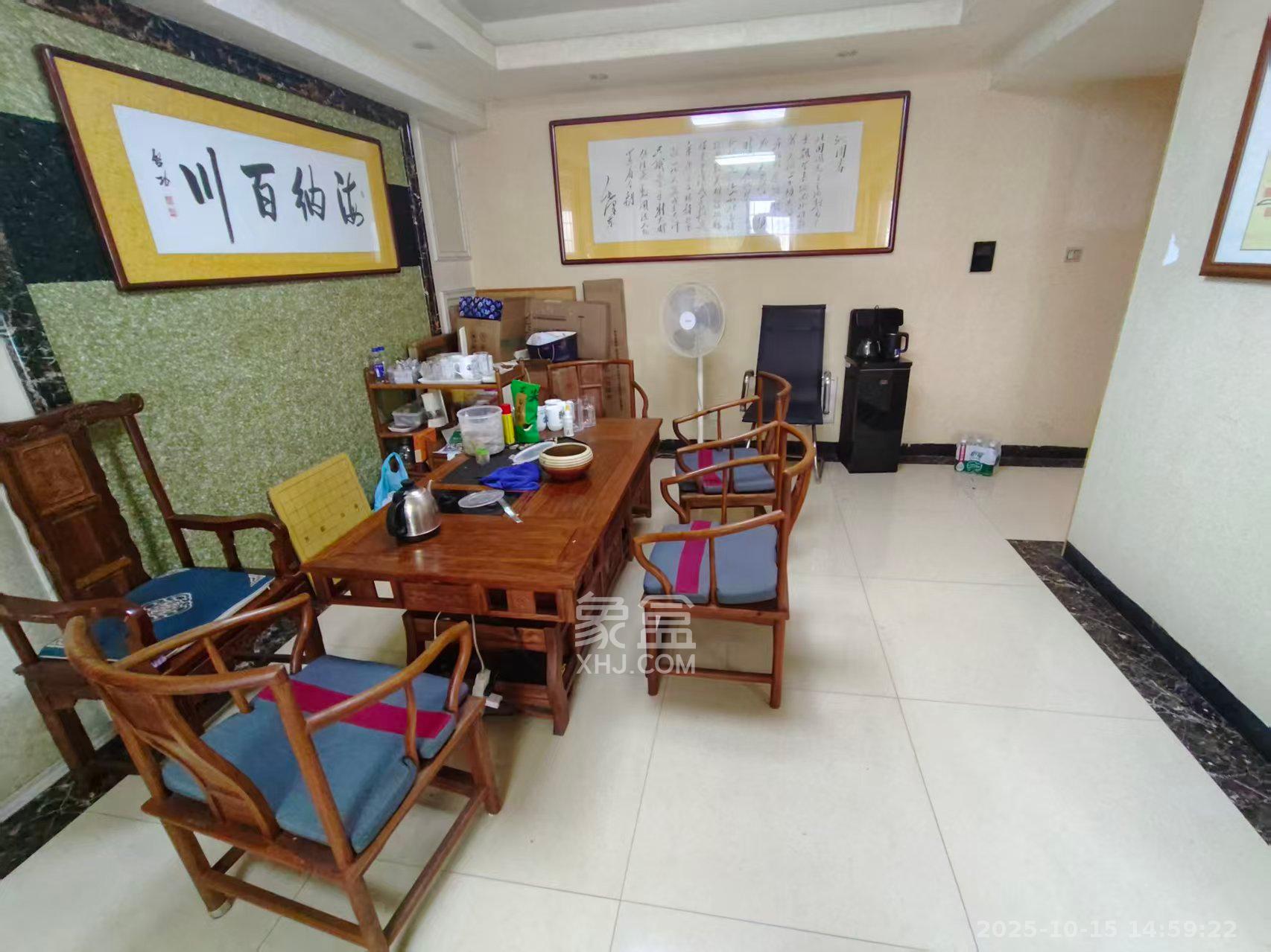 华城广场 1室1厅1卫 2500.0元/月 华城广场 1室1厅1卫 2500.0元/月室内图