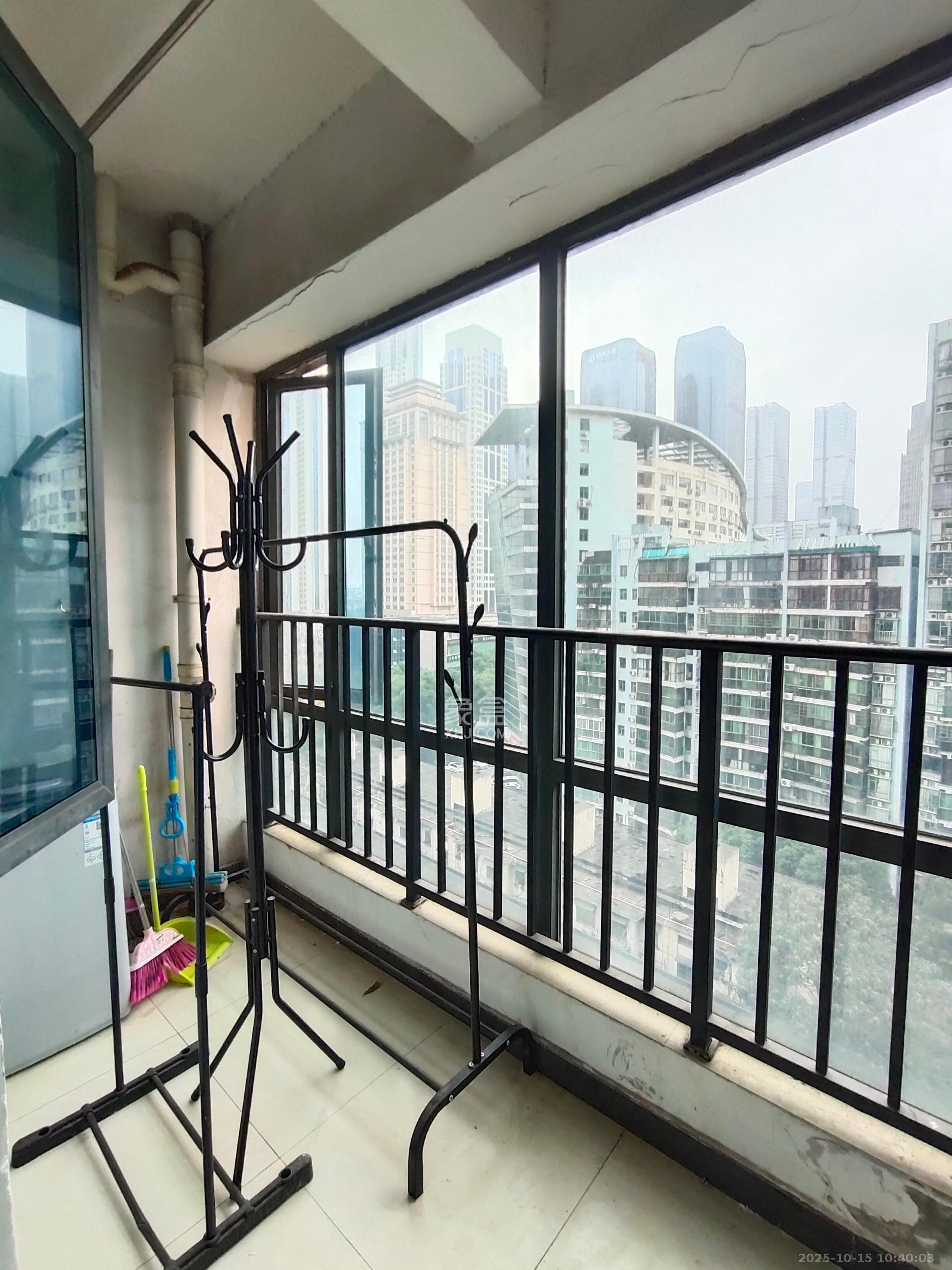 名富公寓  2室1厅1卫    2000.0元/月 名富公寓  2室1厅1卫    2000.0元/月室内图