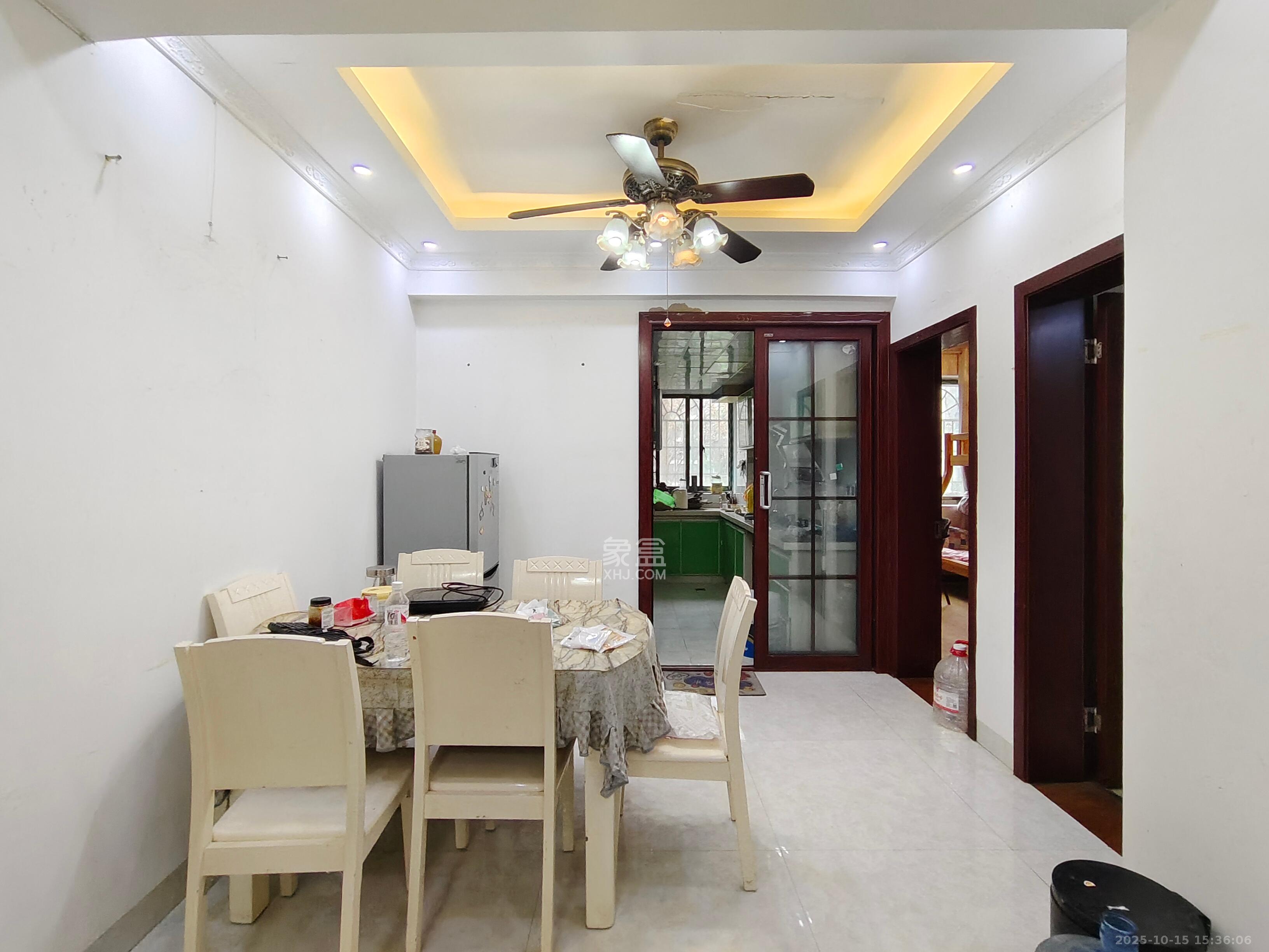 马王堆汽配城  3室2厅1卫    2200.0元/月 马王堆汽配城  3室2厅1卫    2200.0元/月室内图1