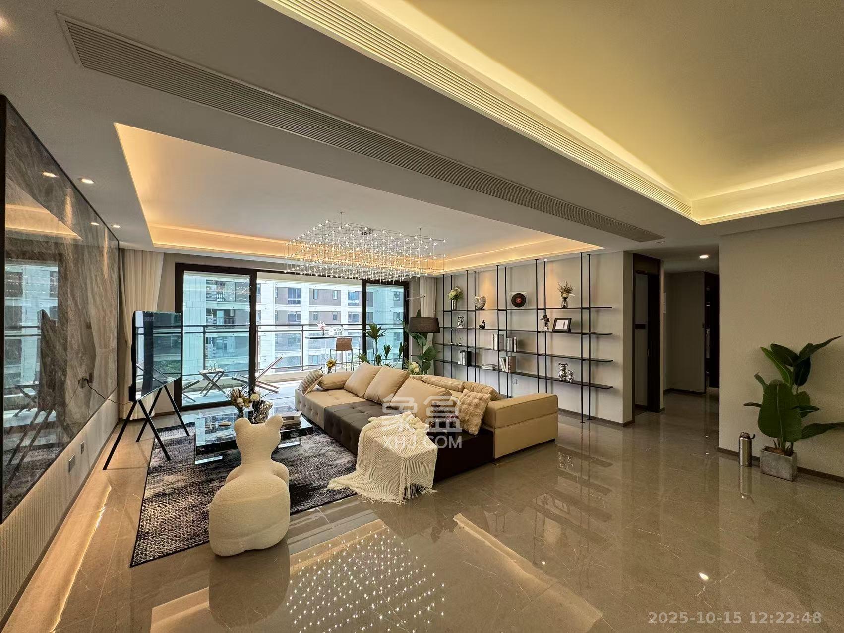 龙湖江与城  4室2厅3卫    7800.0元/月 龙湖江与城  4室2厅3卫    7800.0元/月