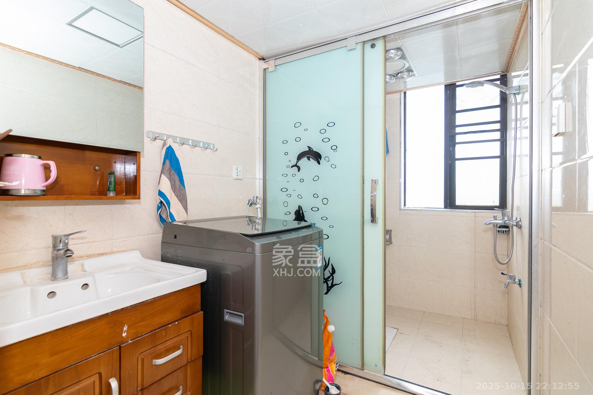 润和紫郡一期  4室2厅1卫    78.0万卫生间